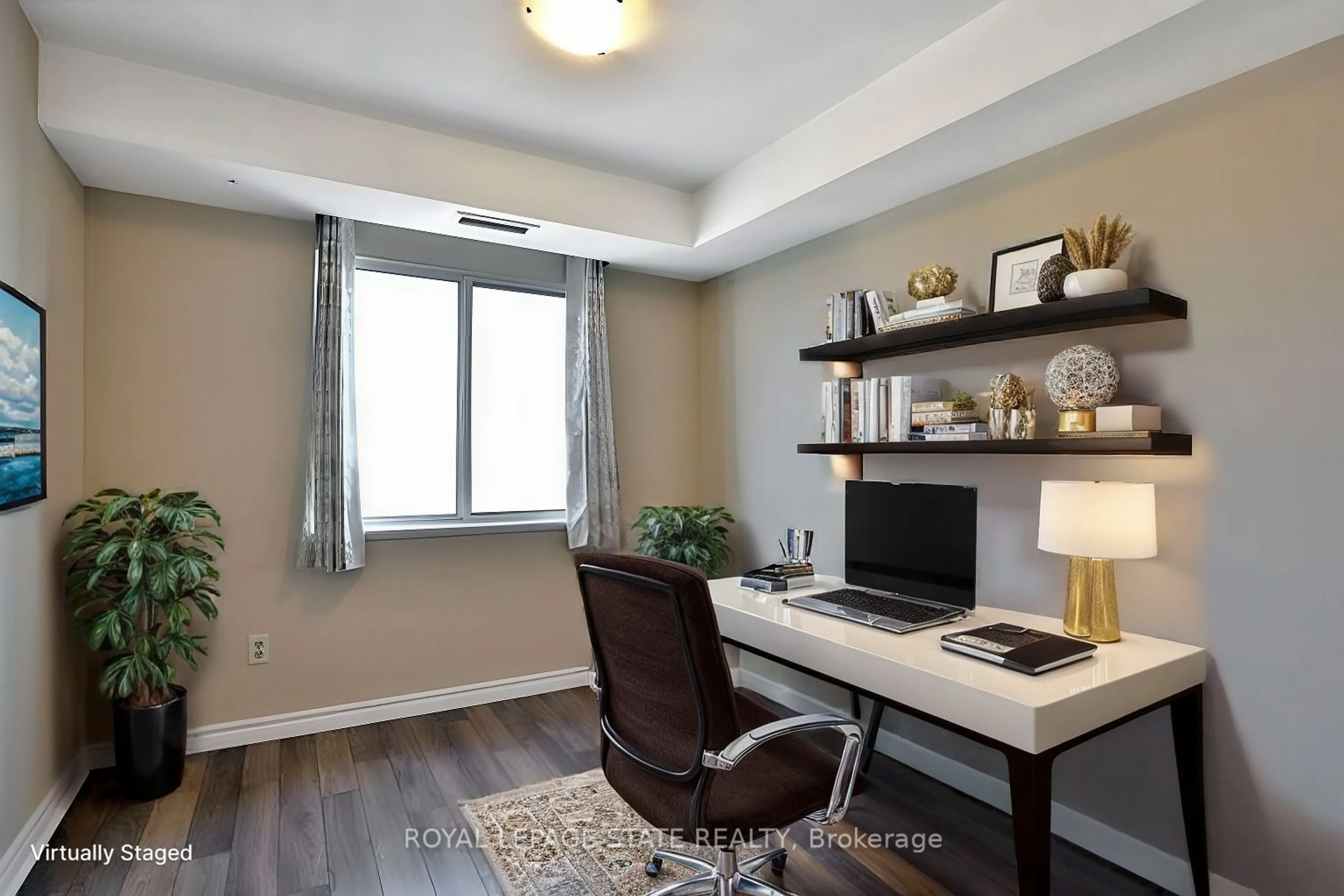 A pic of a room for 301 Frances Ave #1701, Hamilton Ontario L8E 3W6