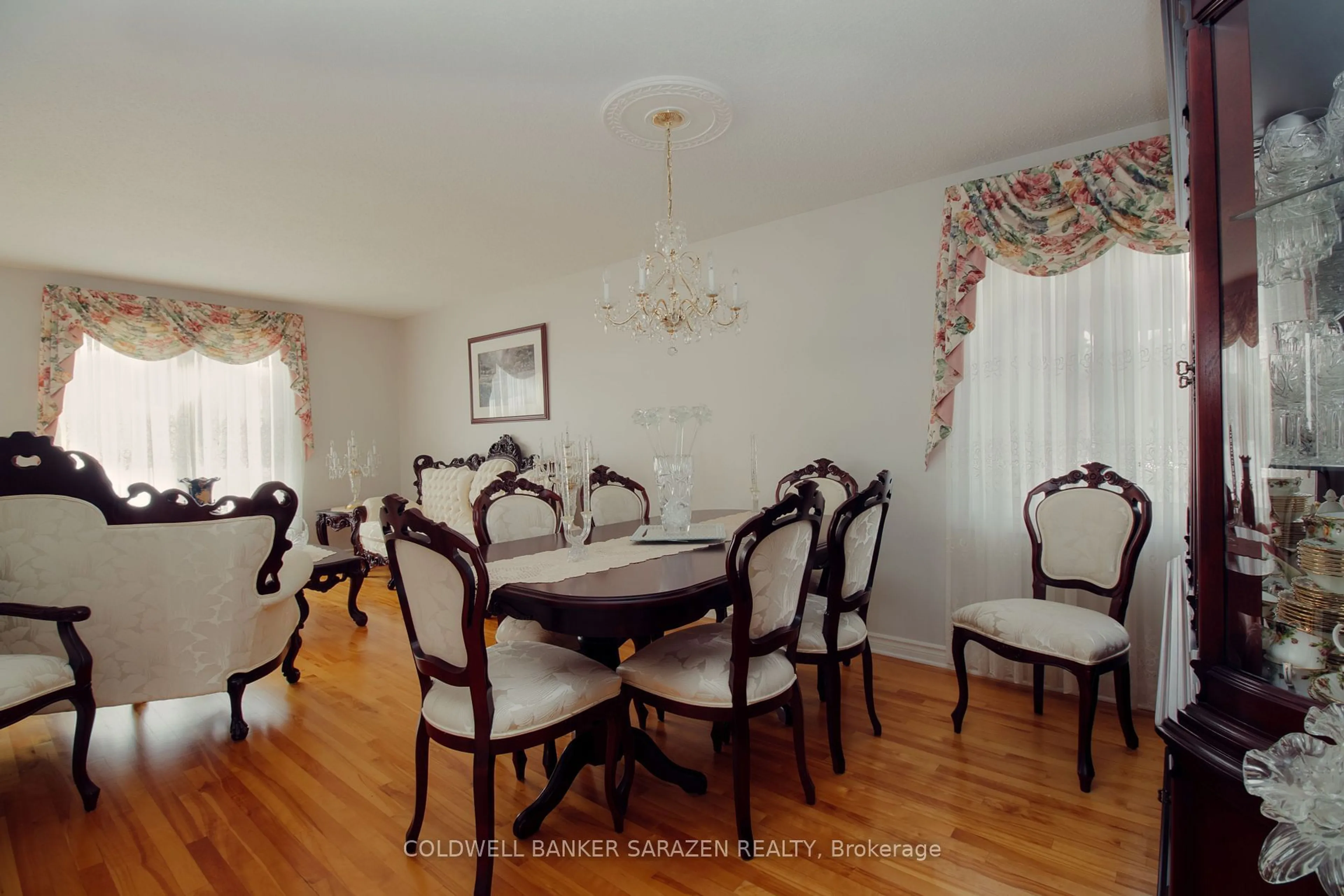 Dining room, wood/laminate floor for 2435 Heaton Ave, Ottawa Ontario K1G 1J1