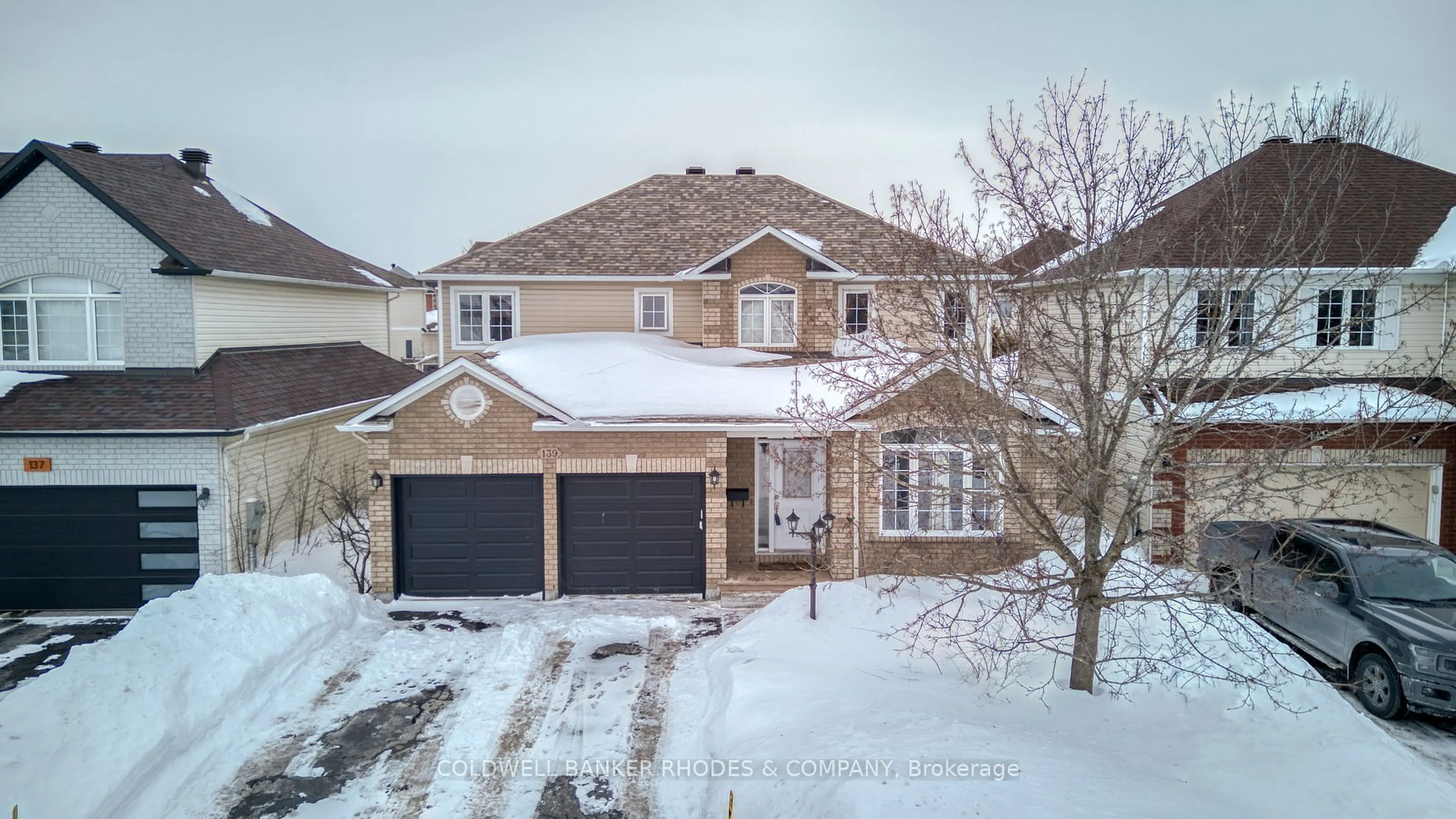 A pic from outside/outdoor area/front of a property/back of a property/a pic from drone, street for 139 Abaca Way, Ottawa Ontario K2S 2C2