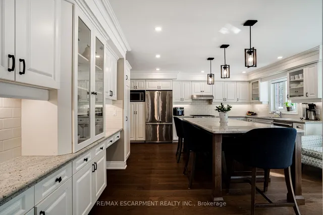 Additional property image - 148 Foxridge Dr