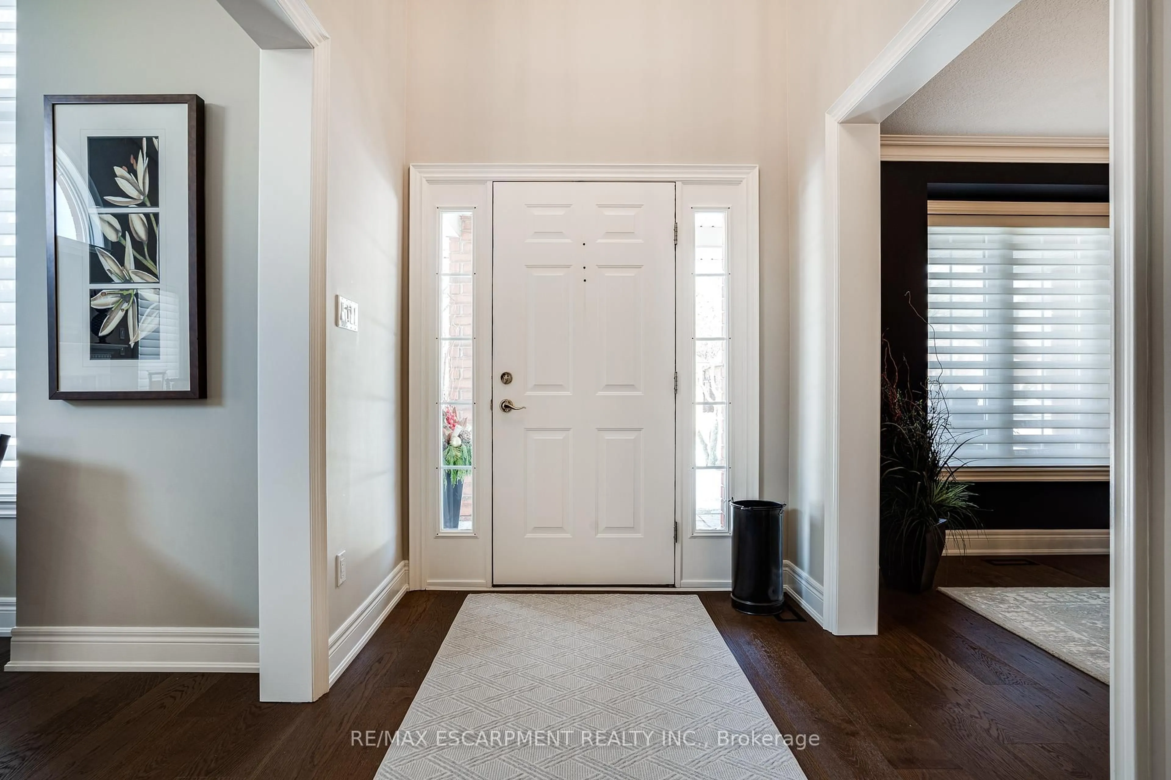 Indoor entryway for 148 Foxridge Dr, Hamilton Ontario L8G 5B9