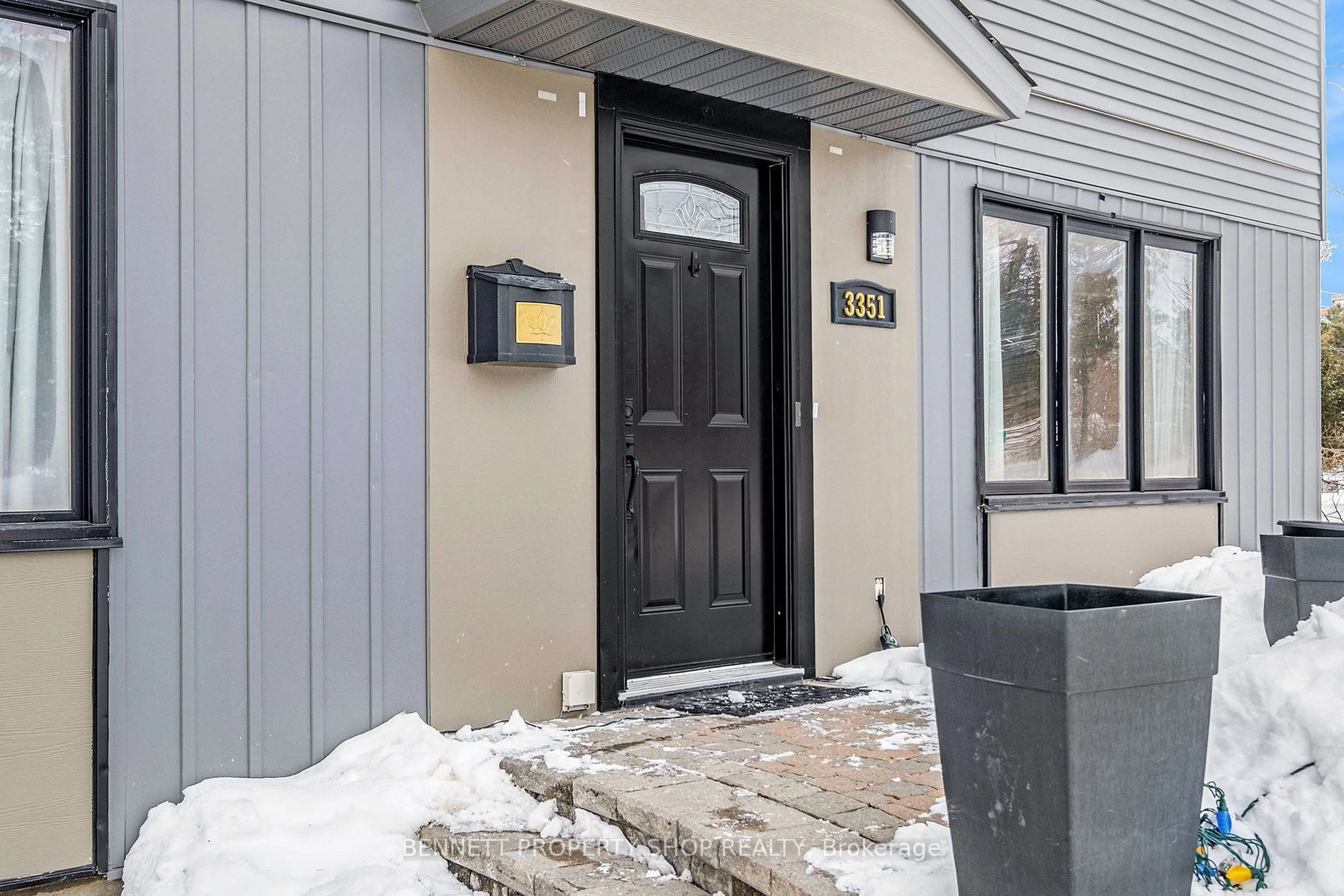 Indoor entryway for 3351 Chilliwack Way, Blossom Park - Airport and Area Ontario K1T 1P4