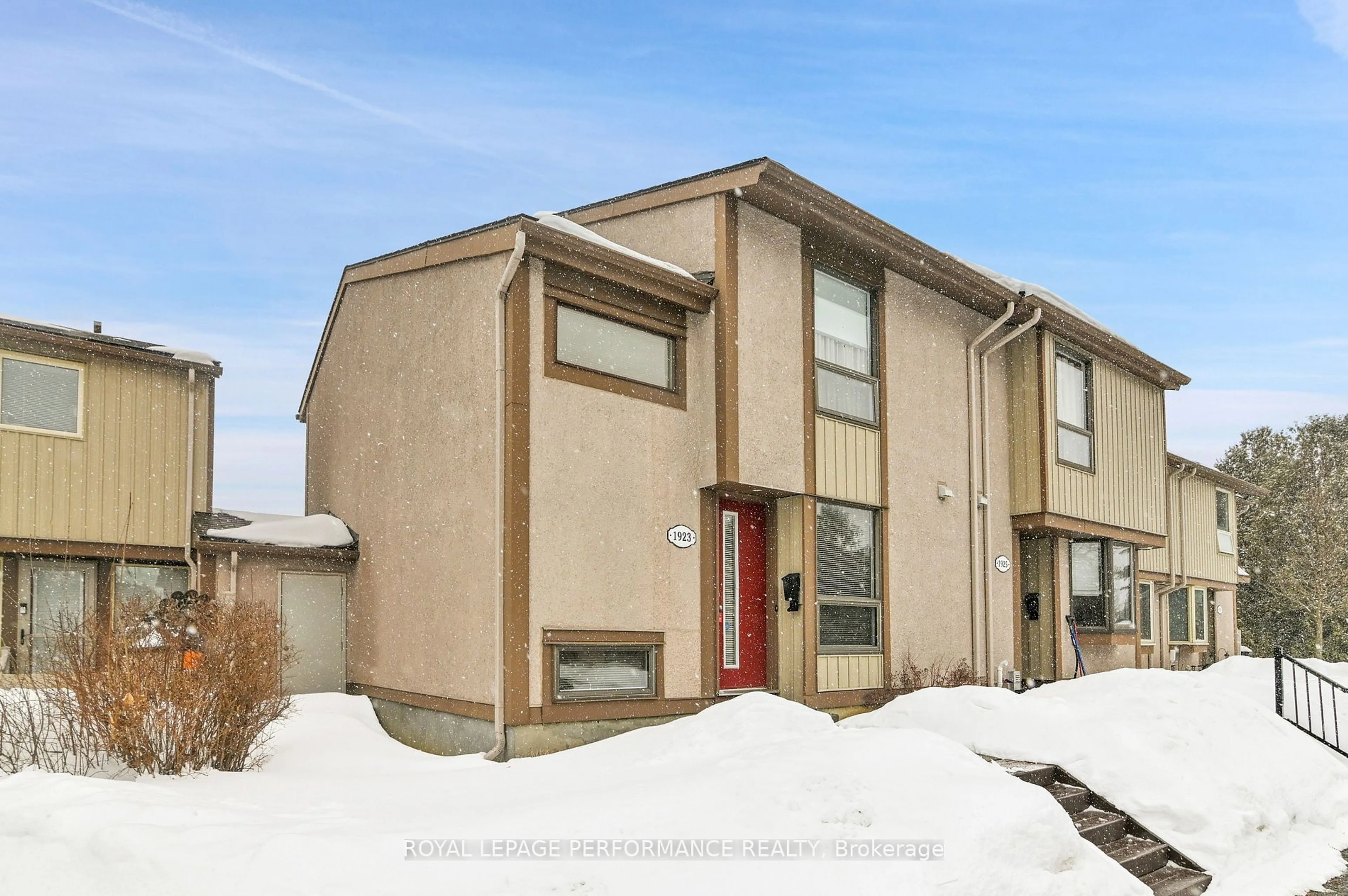 Unknown for 1923 Stonehenge Cres, Cyrville - Carson Grove - Pineview Ontario K1B 4N7