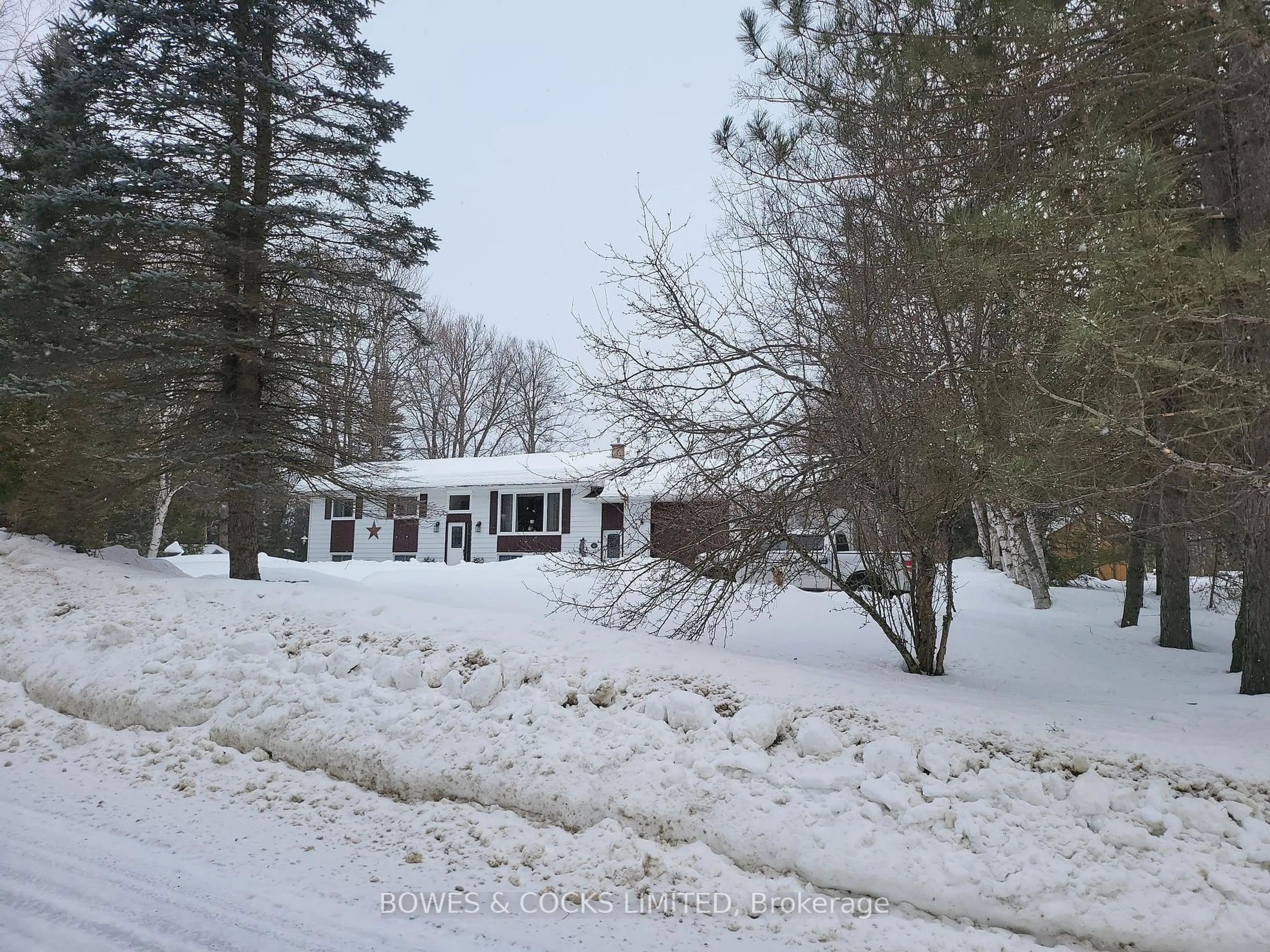 A pic from outside/outdoor area/front of a property/back of a property/a pic from drone, street for 109 QUARRY Rd, Bancroft Ontario K0L 1C0