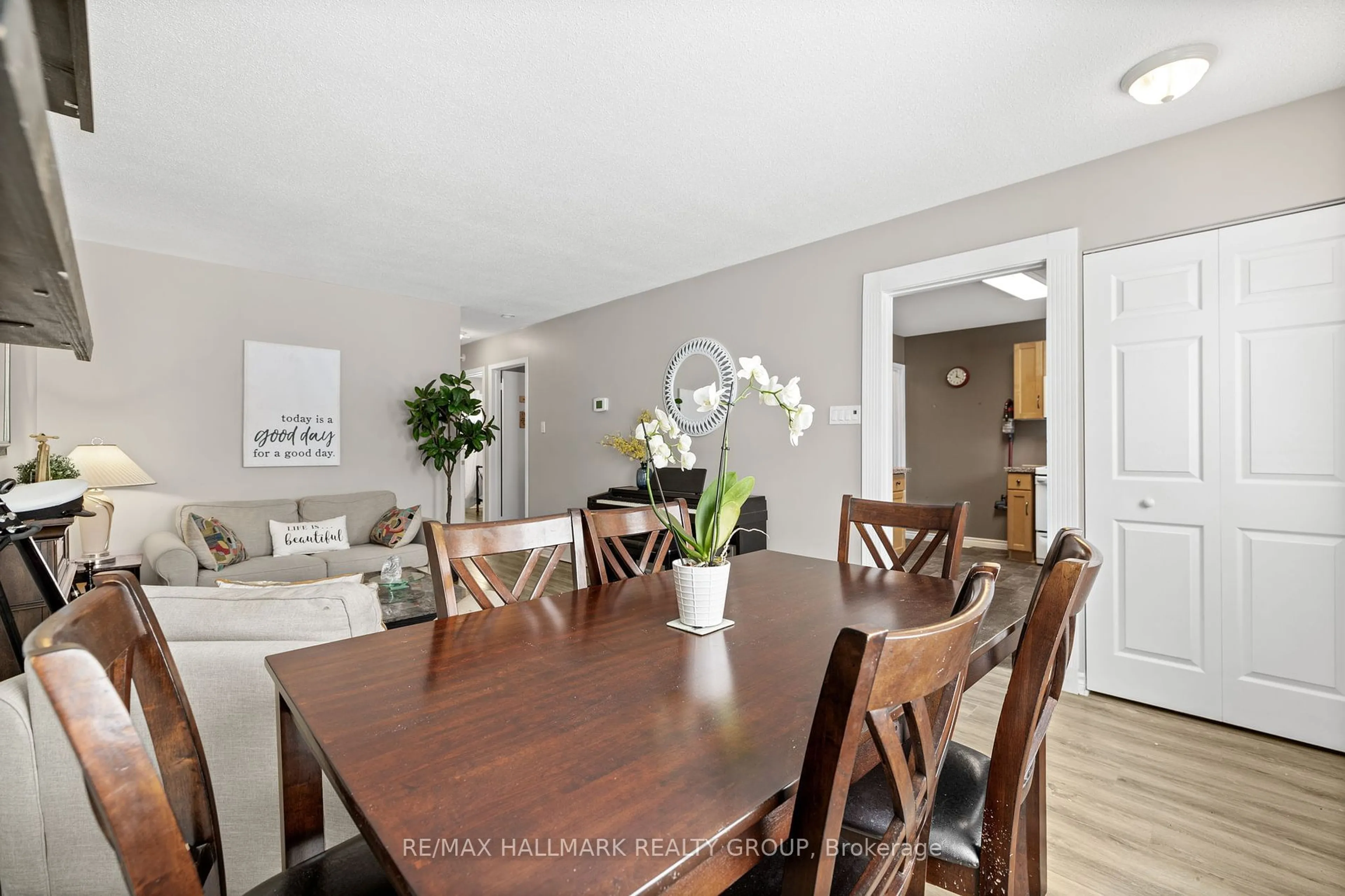 Dining room, unknown for 40 Morton Dr, Kanata Ontario K2L 1X1