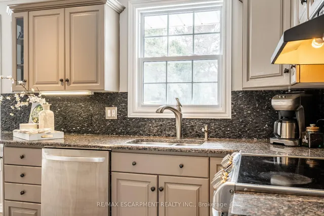 Additional property image - 1 Acredale Dr