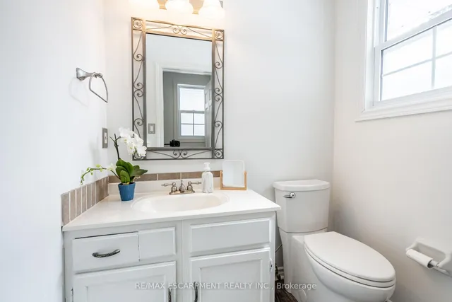 Additional property image - 1 Acredale Dr