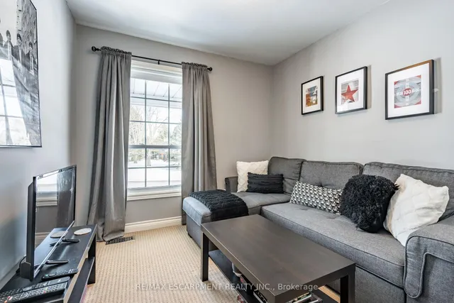 Additional property image - 1 Acredale Dr
