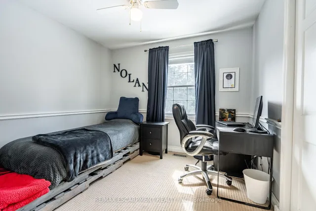 Additional property image - 1 Acredale Dr