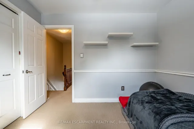 Additional property image - 1 Acredale Dr