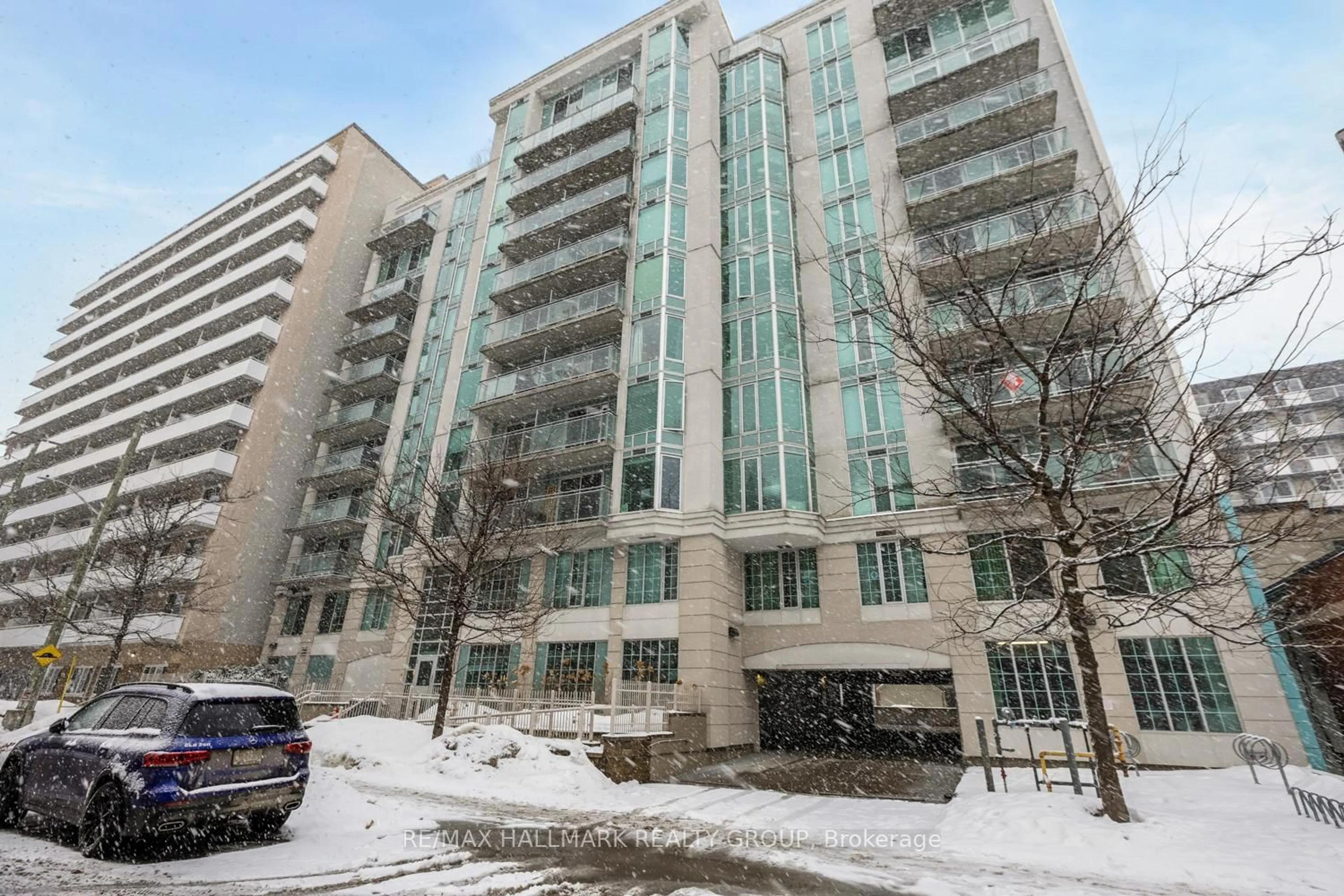 Indoor foyer for 138 Somerset St #502, Ottawa Ontario K2P 0A3