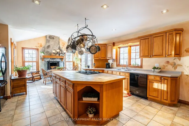 Additional property image - 3260 Guyatt Rd