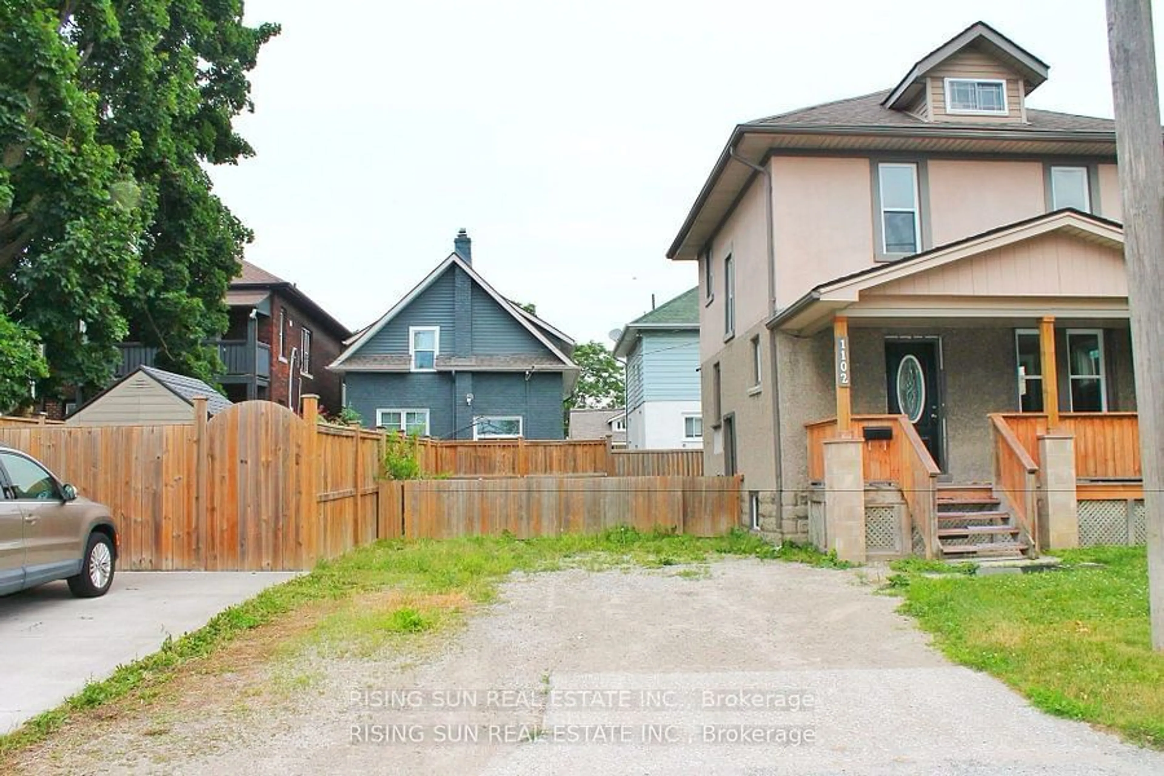 A pic from outside/outdoor area/front of a property/back of a property/a pic from drone, street for 1102 Wellington Ave, Windsor Ontario N9A 5J9