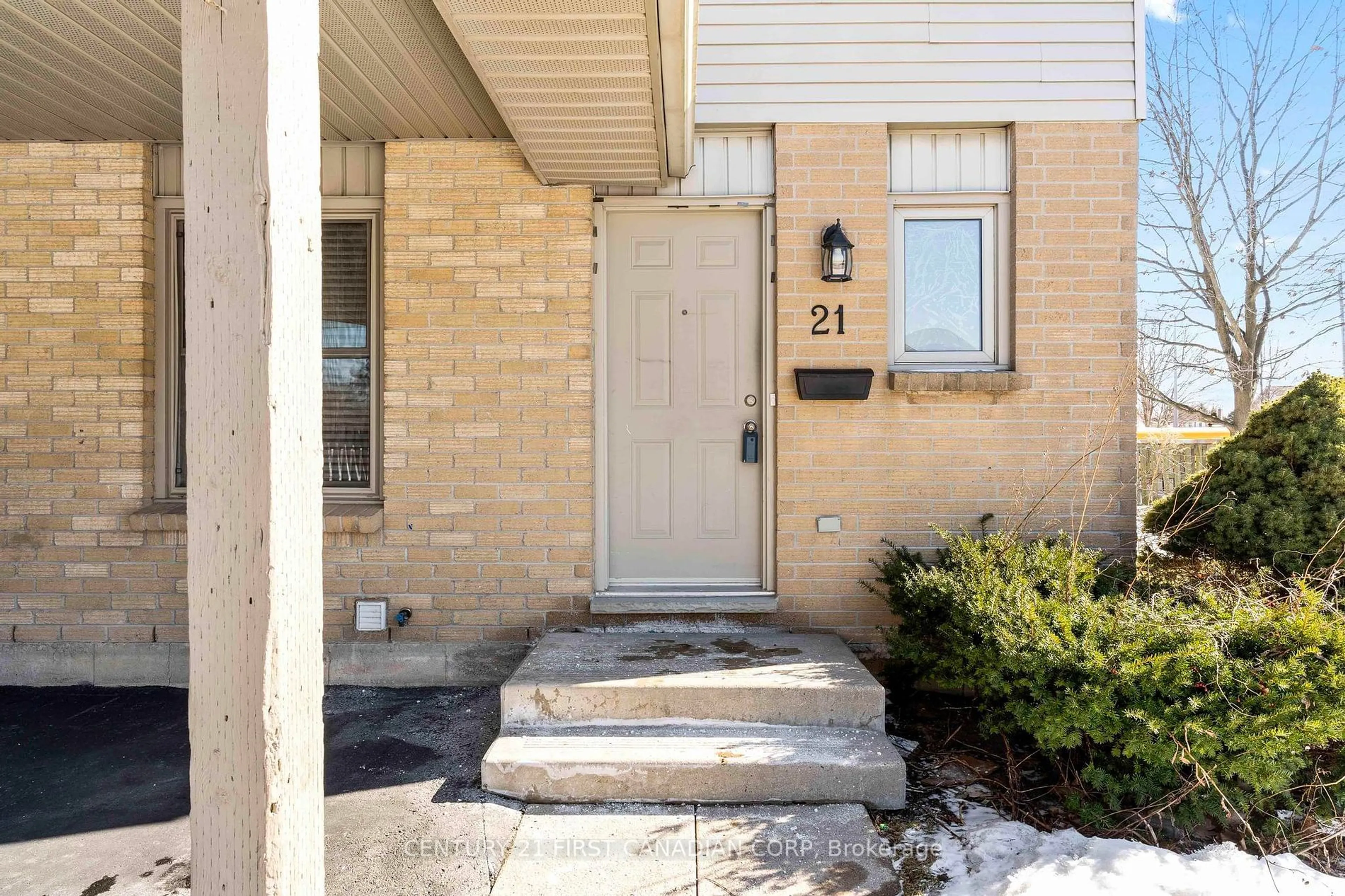 Indoor entryway for 25 Erica Cres #21, London Ontario N6E 3R6