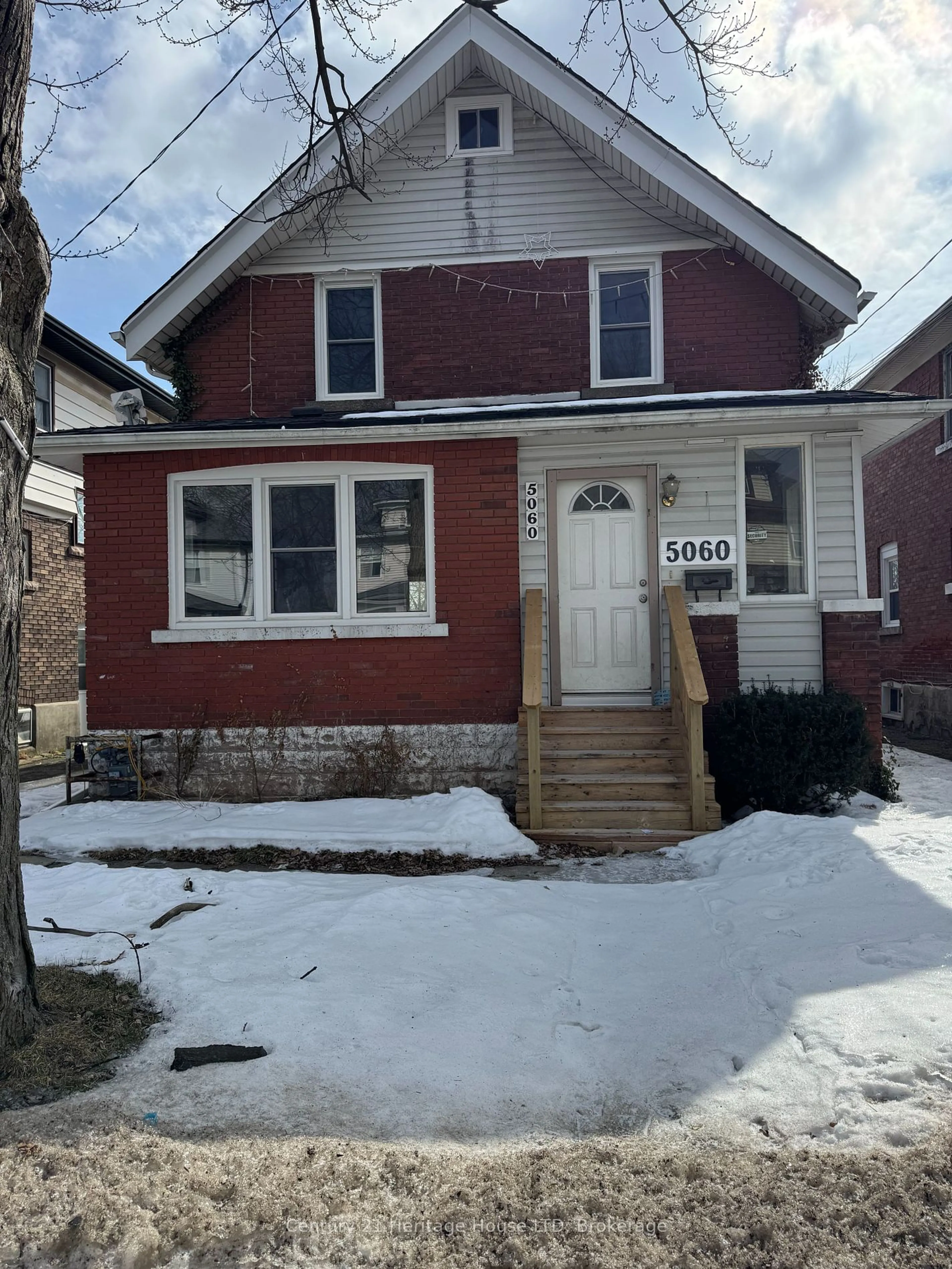 Home with brick exterior material, street for 5060 Morrison St, Niagara Falls Ontario L2E 2C8