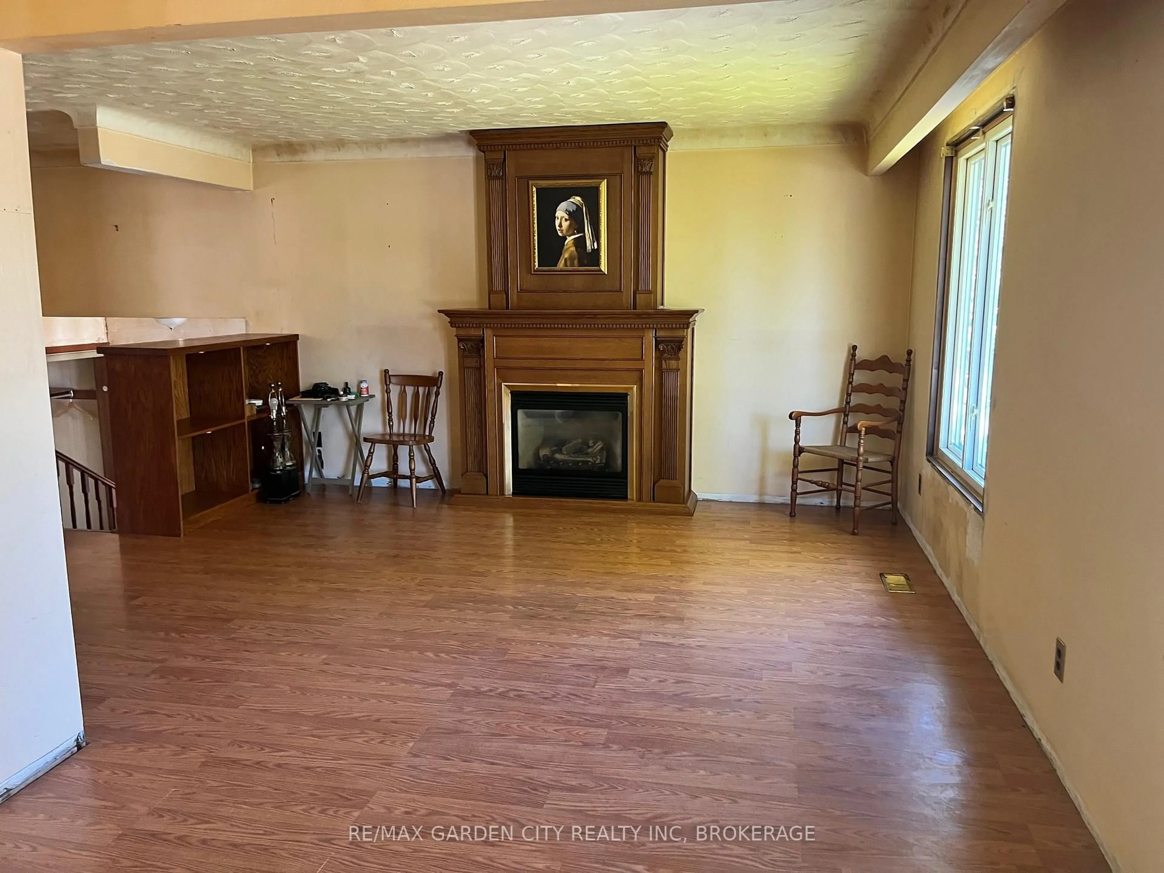 A pic of a room for 80 Royal Oak Dr, St. Catharines Ontario L2N 6K8