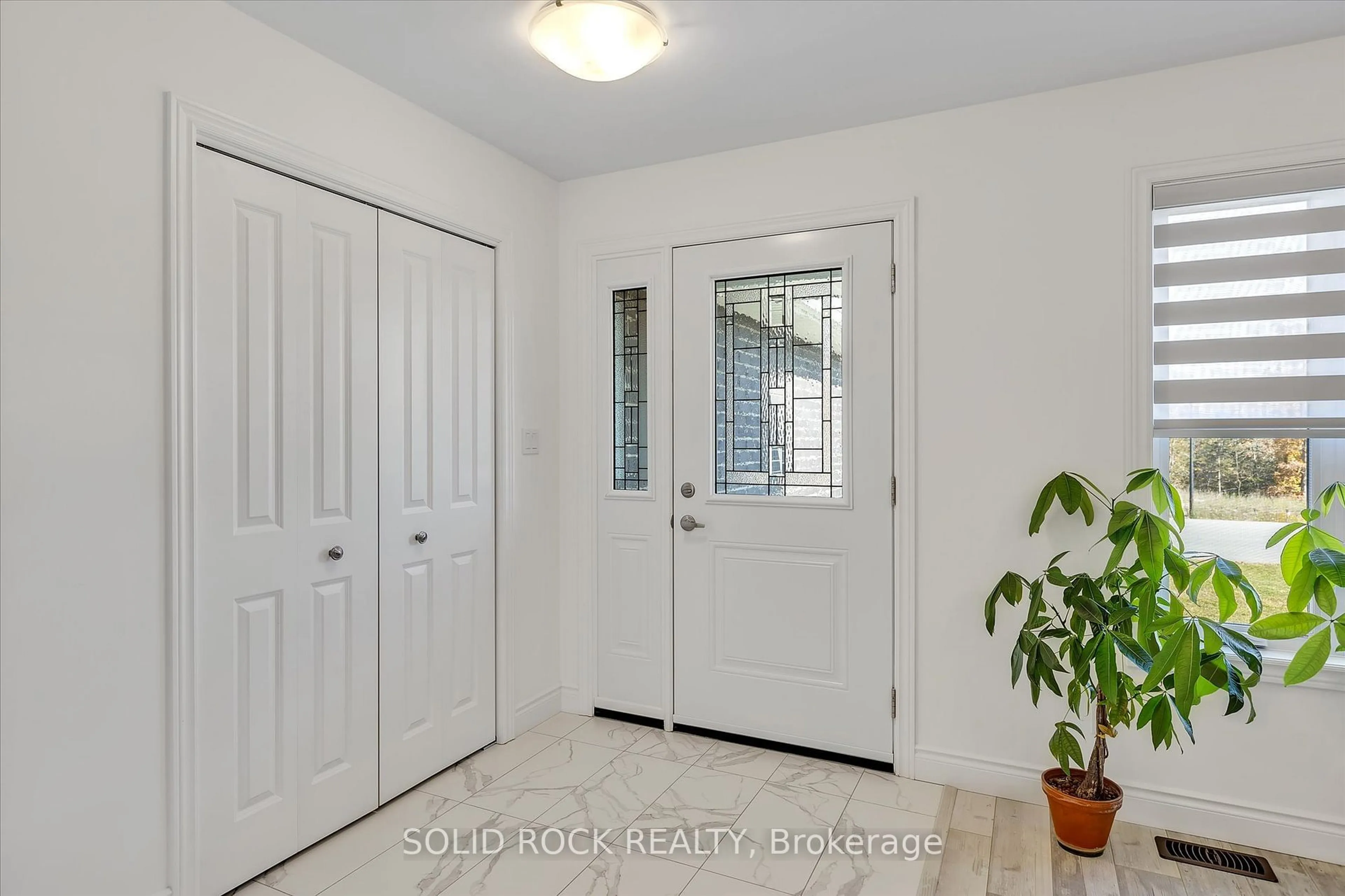 Indoor entryway for 26 Riverside Tr, Trent Hills Ontario K0L 1L0