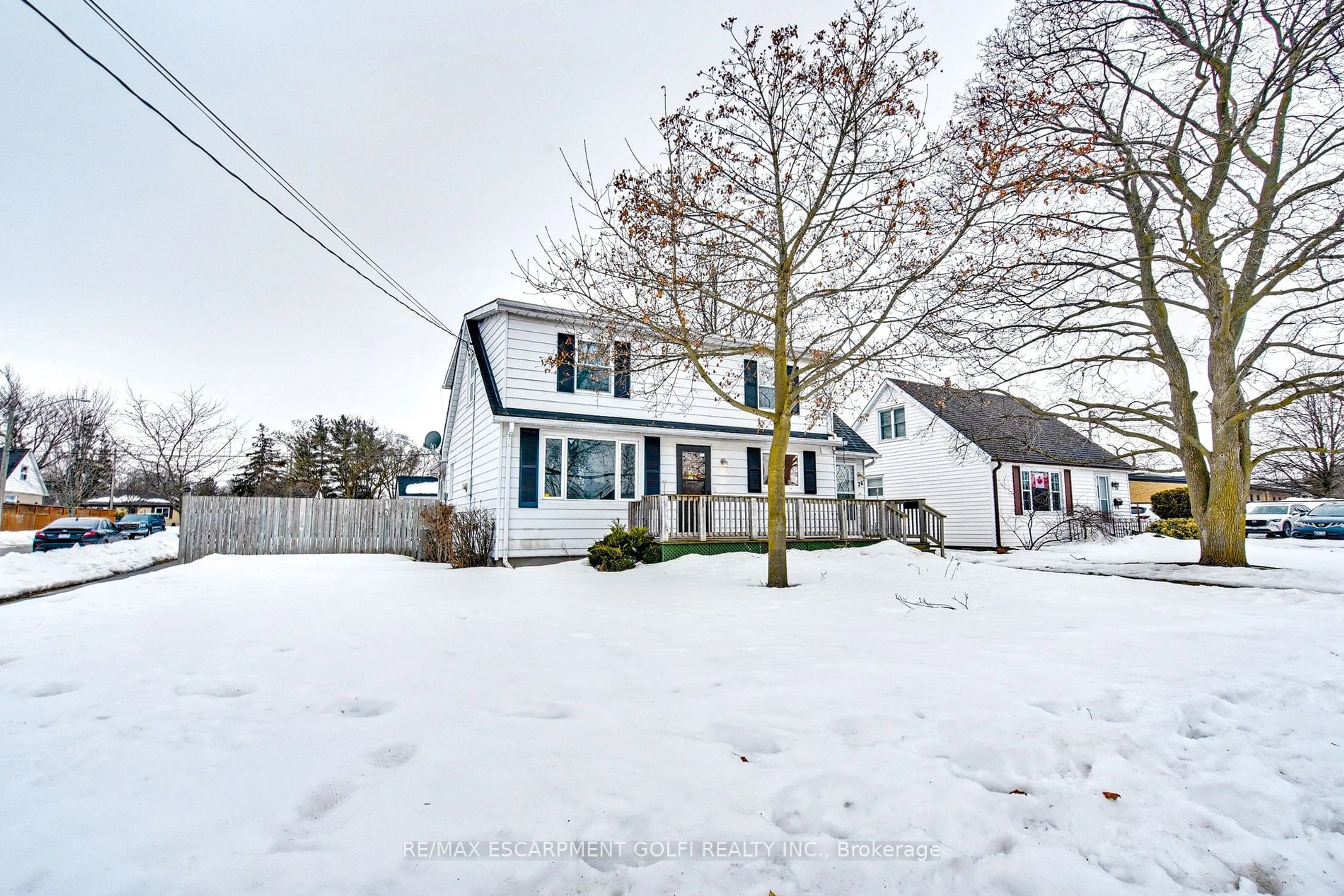 A pic from outside/outdoor area/front of a property/back of a property/a pic from drone, street for 26 Morton Ave, Brantford Ontario N3R 2N5