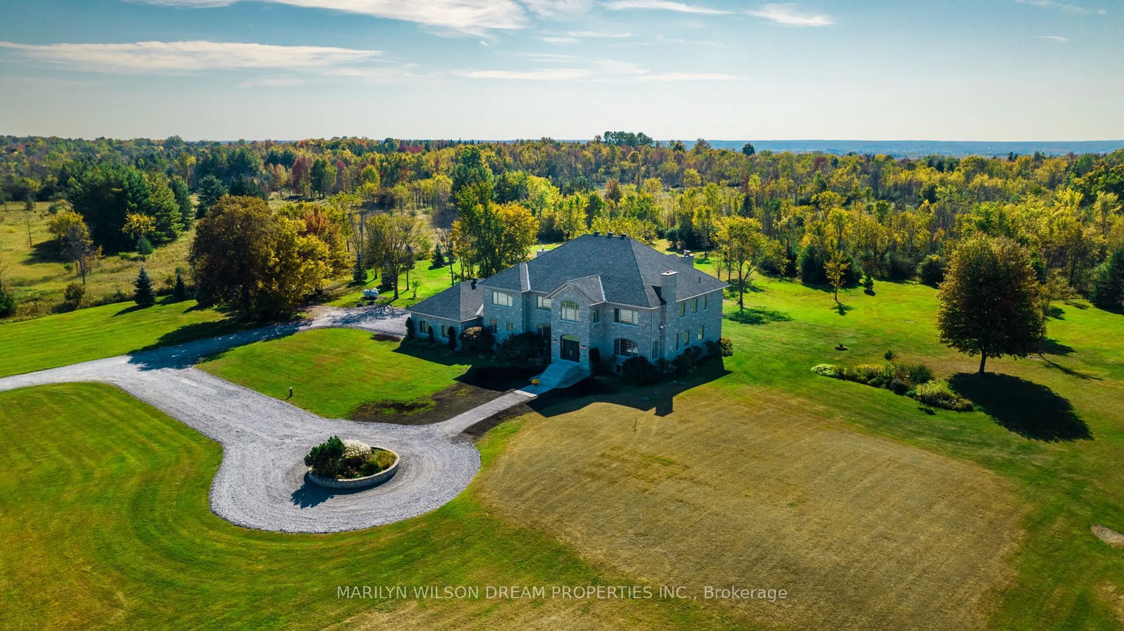 A pic from outside/outdoor area/front of a property/back of a property/a pic from drone, unknown for 2985 Torwood Dr, Ottawa Ontario K0A 1T0