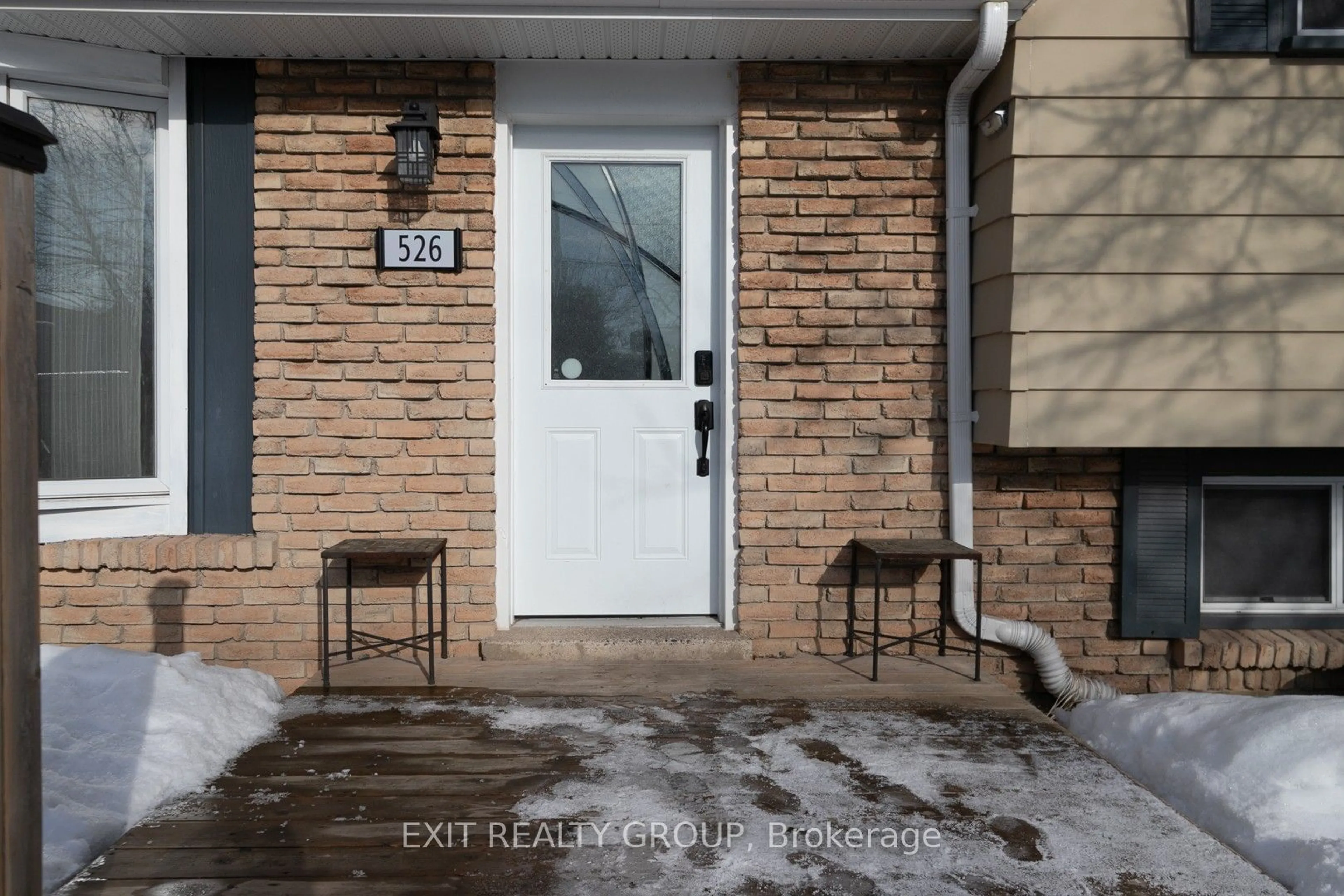 Indoor entryway for 526 Westwood Dr, Cobourg Ontario K9A 4P7