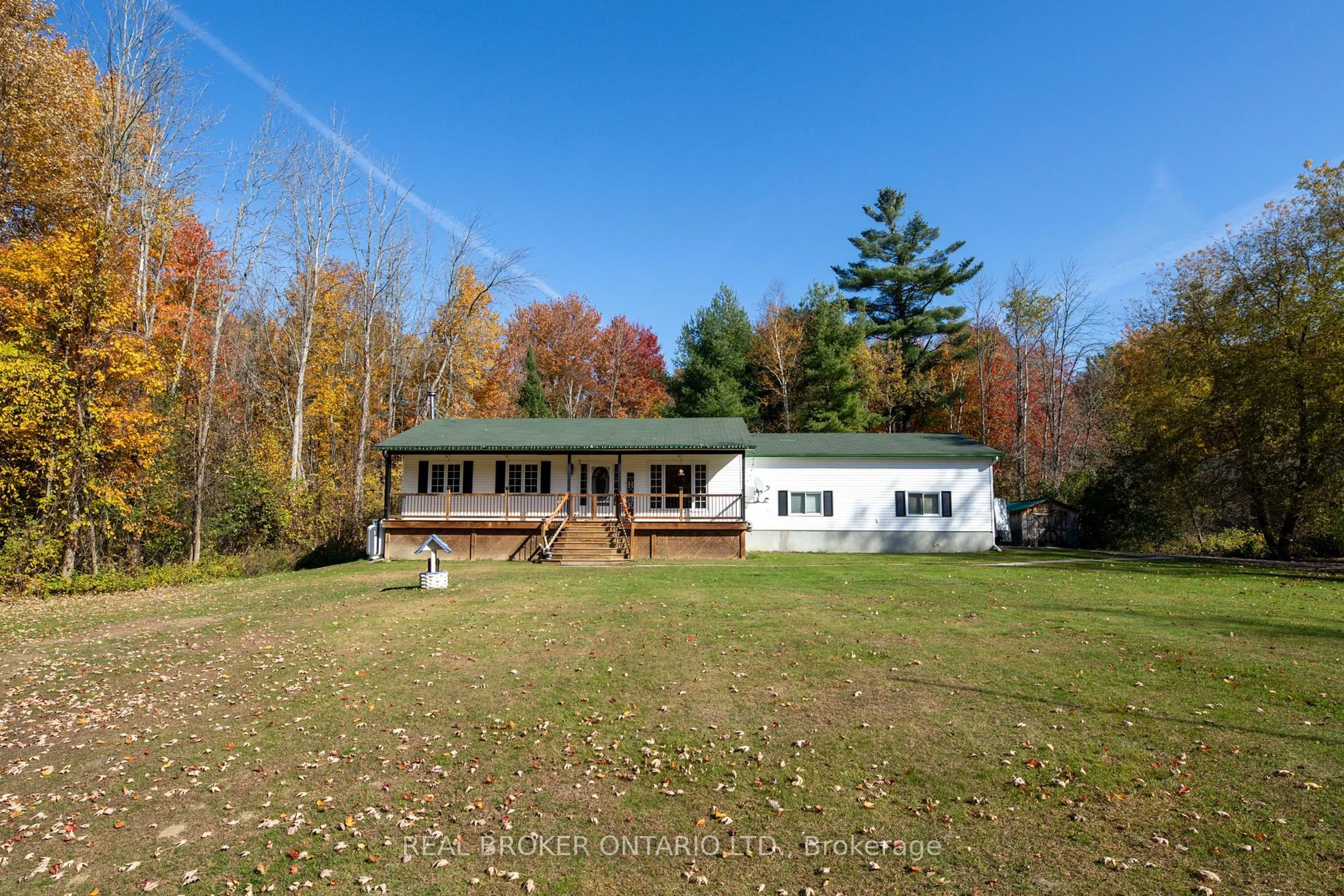 A pic from outside/outdoor area/front of a property/back of a property/a pic from drone, unknown for 8 Benjamin Lane, North Grenville Ontario K0G 1J0