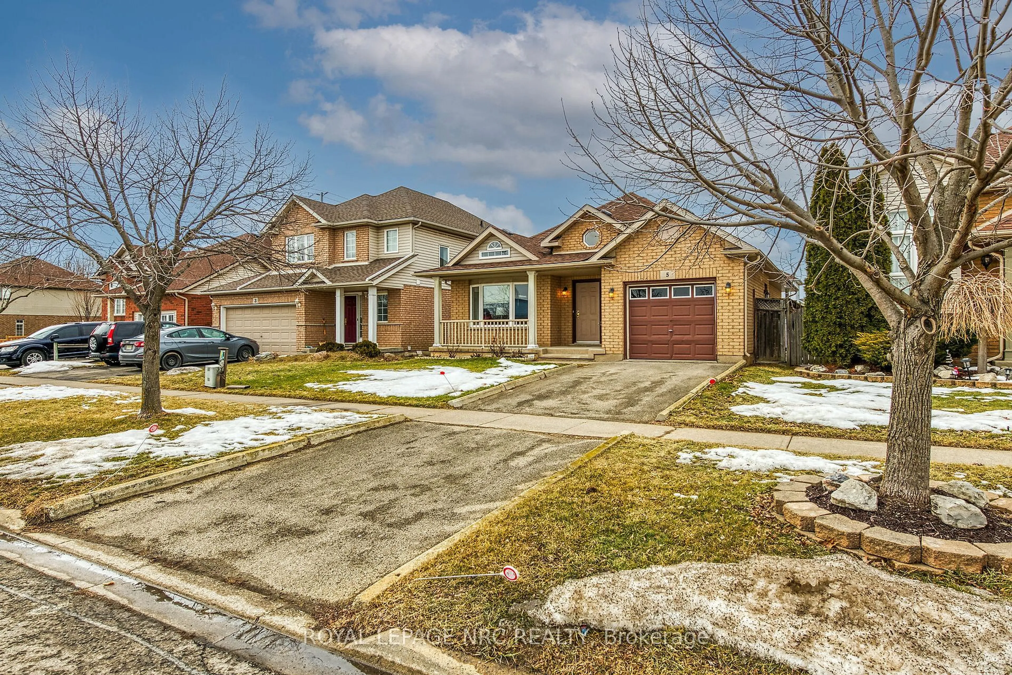 Home with brick exterior material, street for 5 Macturnbull Dr, St. Catharines Ontario L2S 3Y5