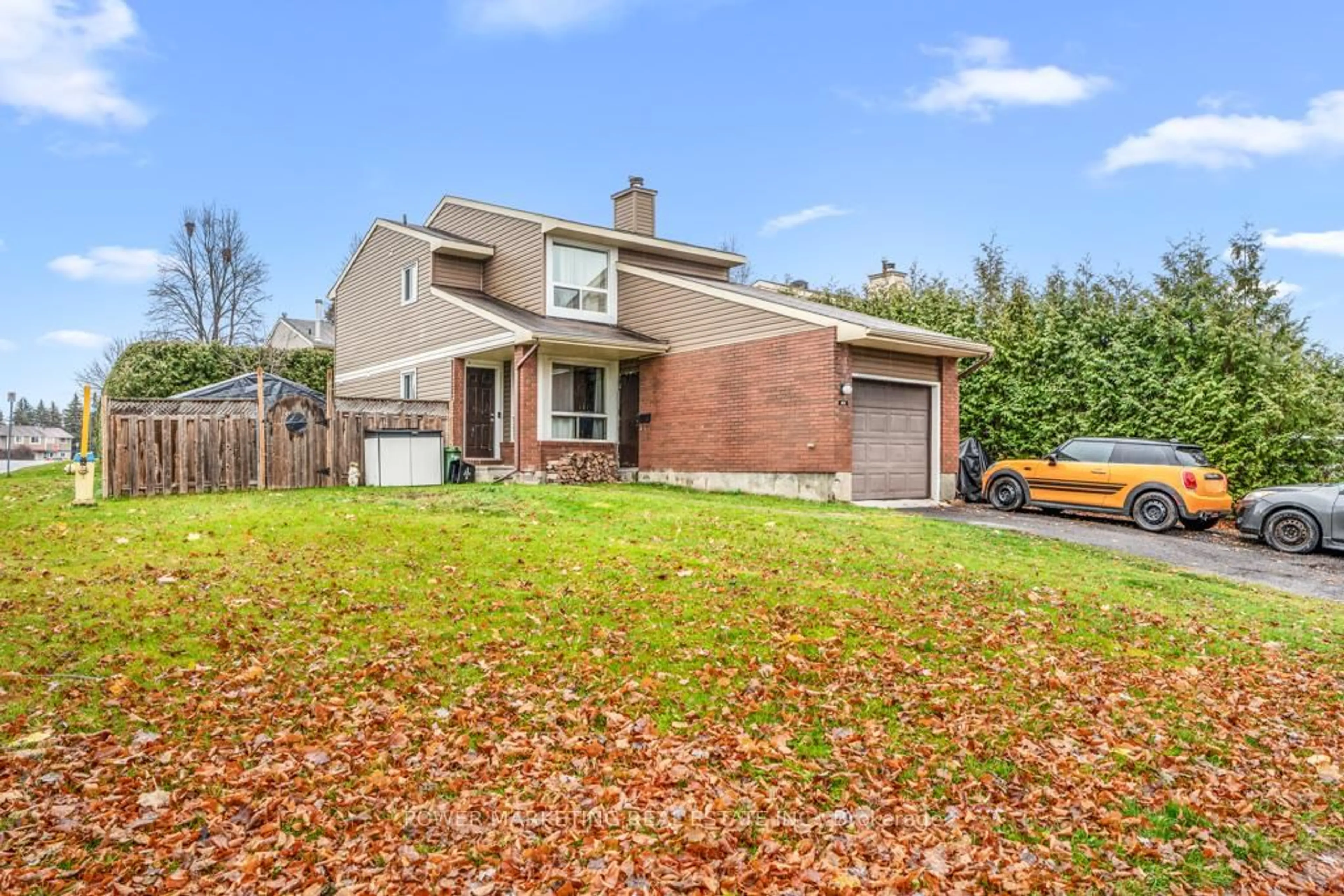 Home with brick exterior material, street for 1631 SAXONY Cres, Cyrville - Carson Grove - Pineview Ontario K1B 5K8