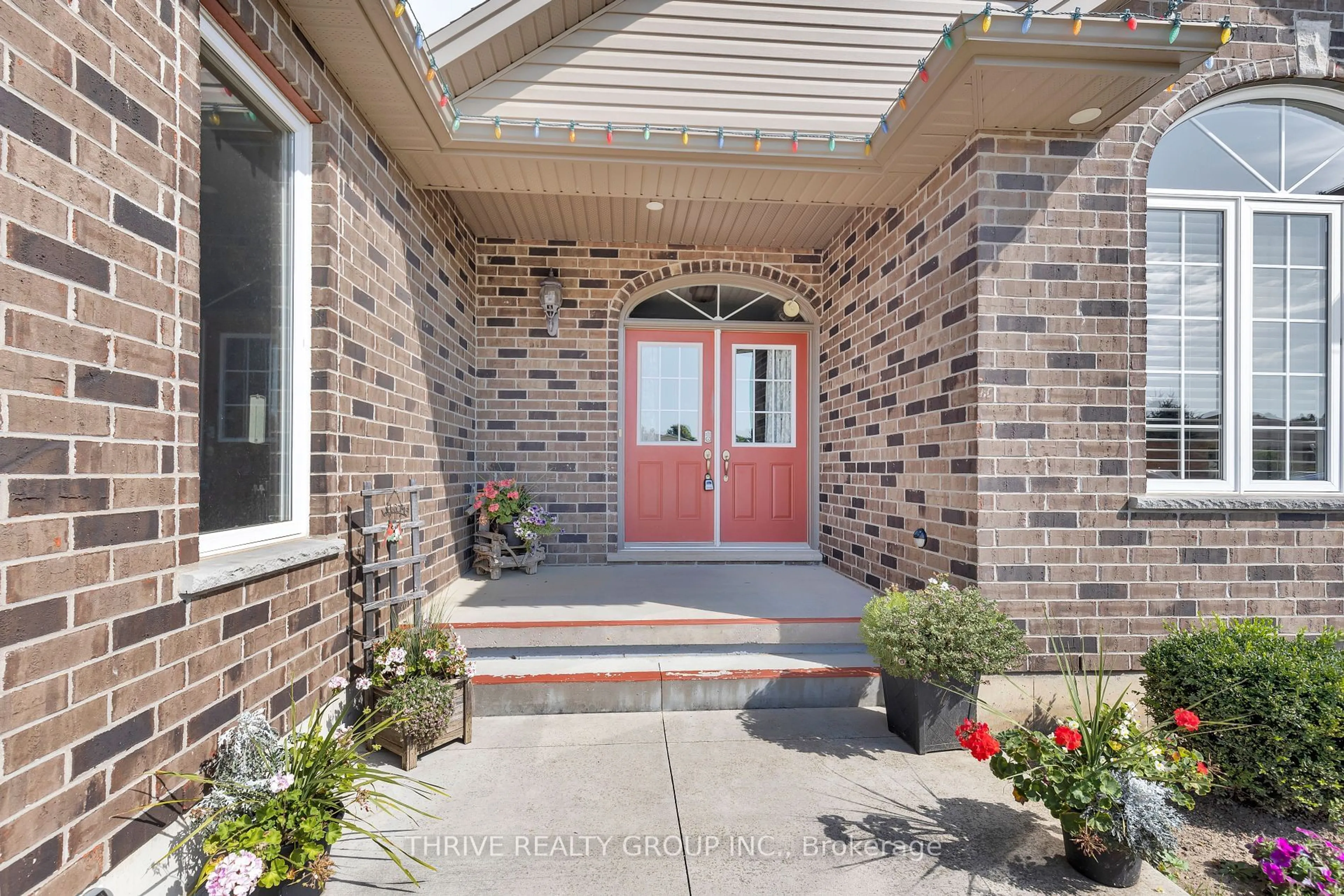 Indoor entryway for 50 Fairview Dr, Lambton Shores Ontario N0M 1B0