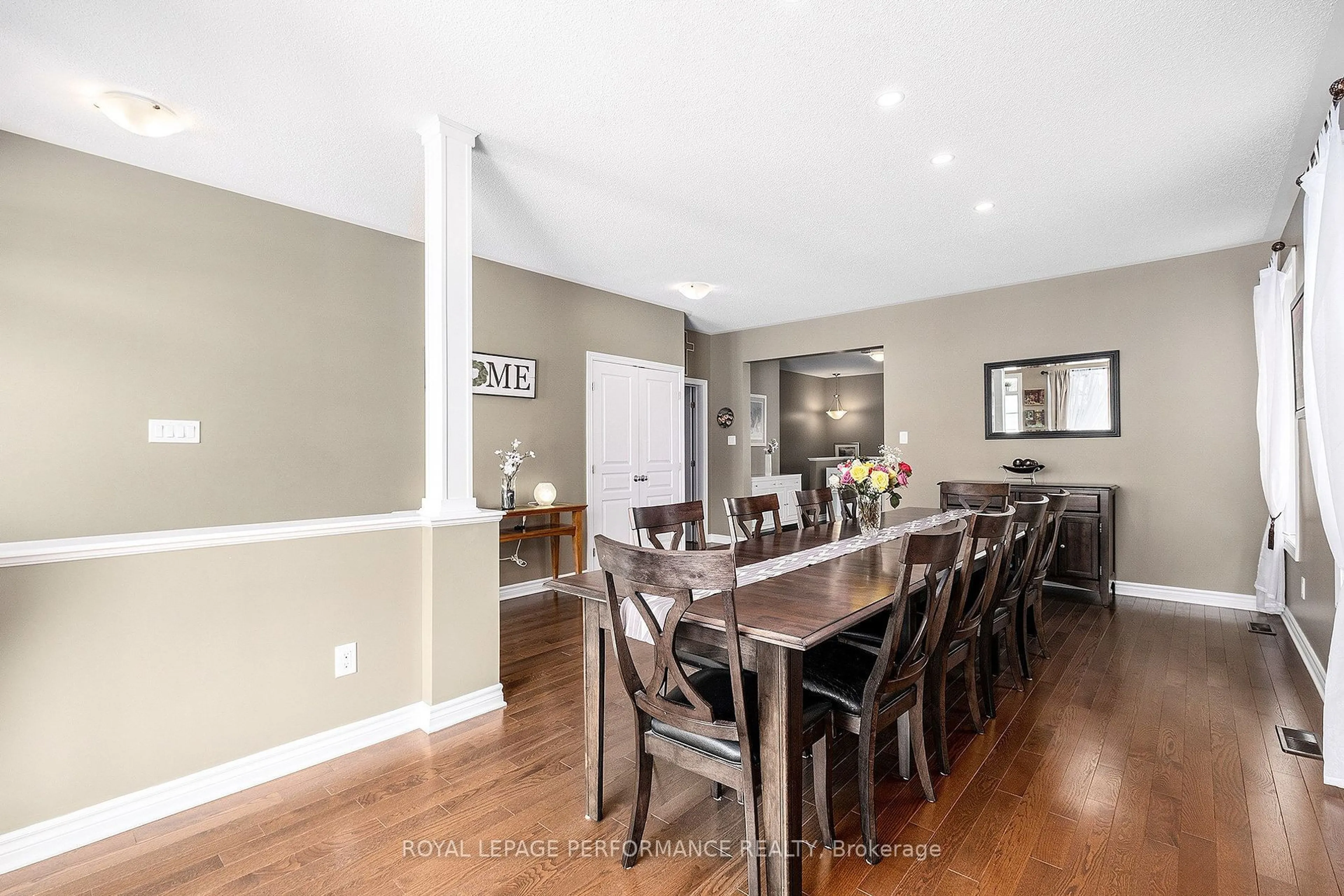 Dining room, wood/laminate floor for 658 Percifor Way, Orleans - Convent Glen and Area Ontario K1W 0E1