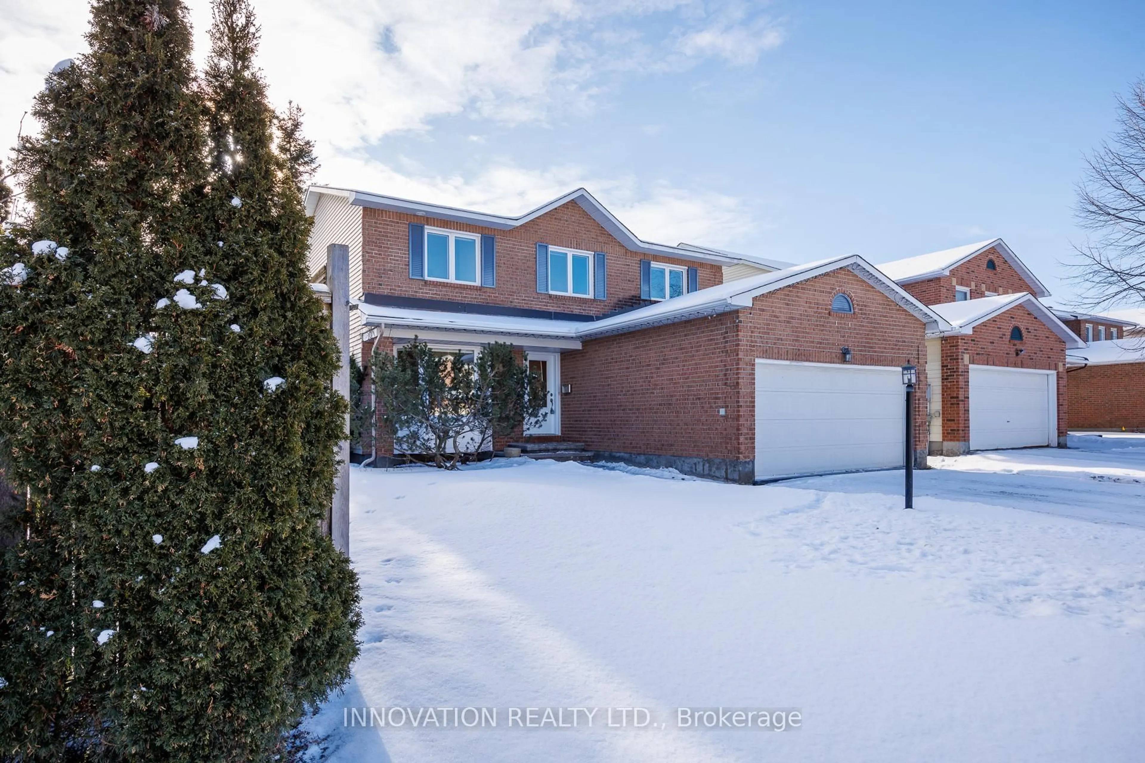 A pic from outside/outdoor area/front of a property/back of a property/a pic from drone, street for 44 Dartmoor Dr, Kanata Ontario K2M 1S6