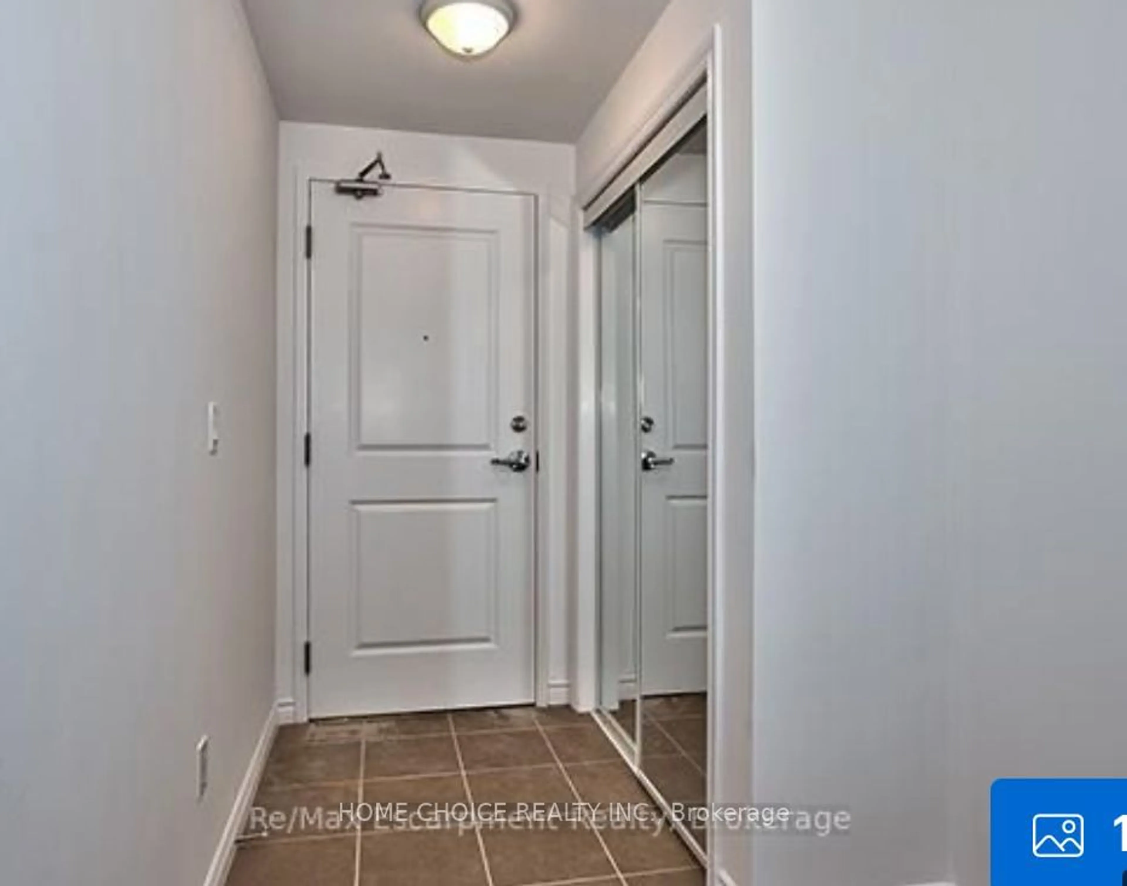 Indoor entryway for 427 ABERDEEN Ave #302, Hamilton Ontario L8P 4M5