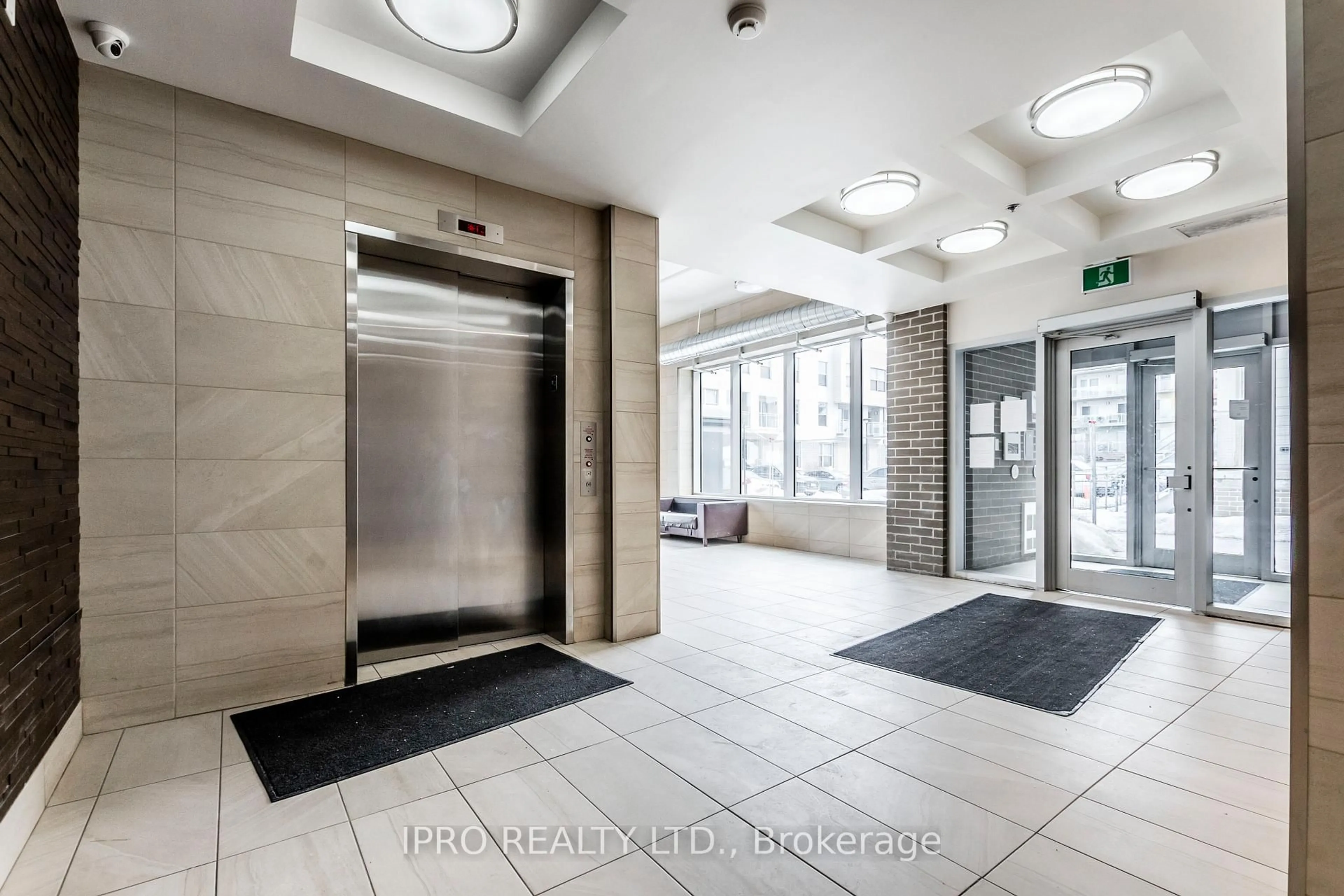 Indoor foyer for 62 Balsam St #H205, Waterloo Ontario N2L 3H2