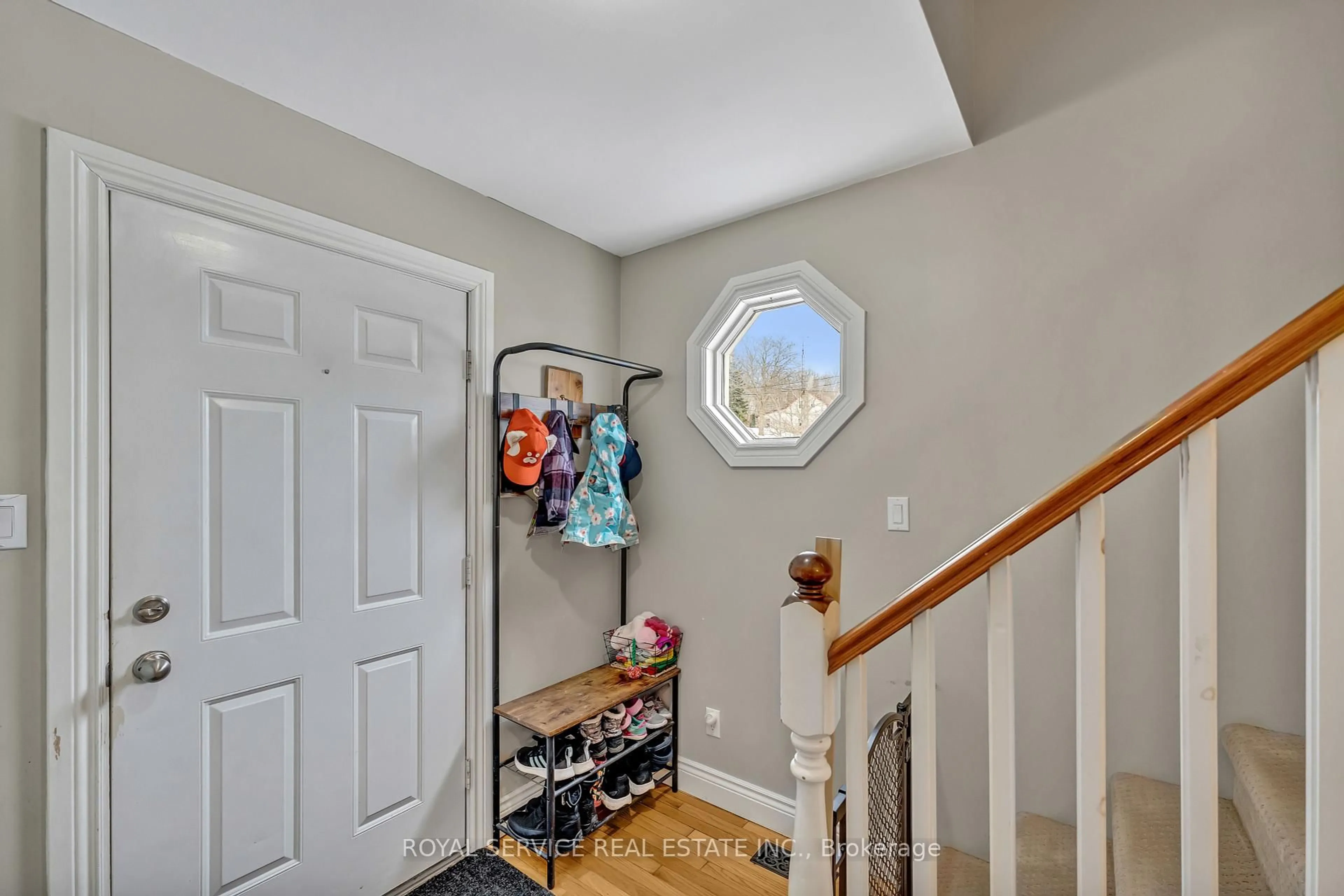 Indoor entryway for 22 Harris St, Port Hope Ontario L1A 4G6