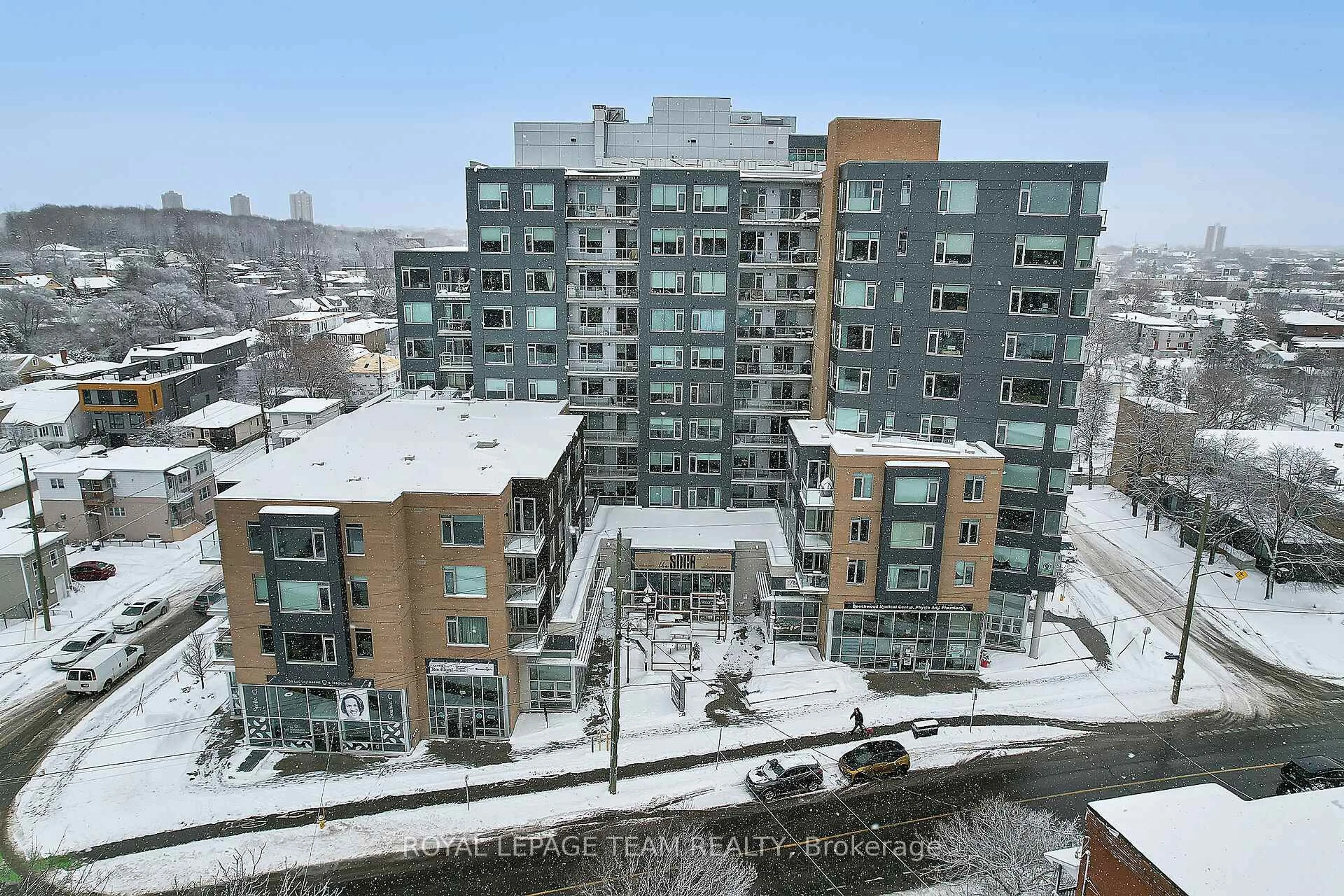 A pic from outside/outdoor area/front of a property/back of a property/a pic from drone, city buildings view from balcony for 7 Marquette Ave #710, Vanier and Kingsview Park Ontario K1L 8A7