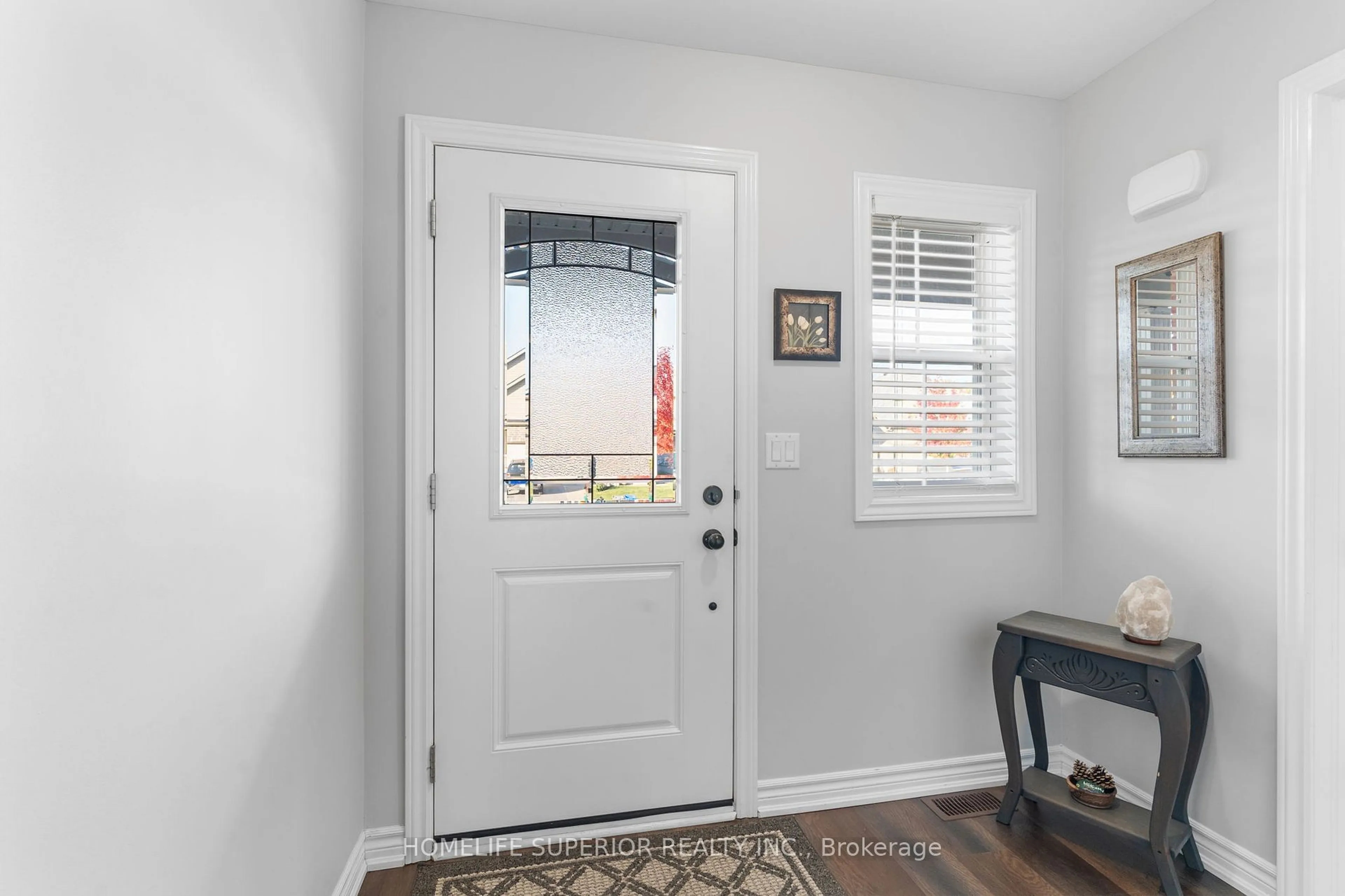 Indoor entryway for 268 Morgan St, Cobourg Ontario K9A 0L4