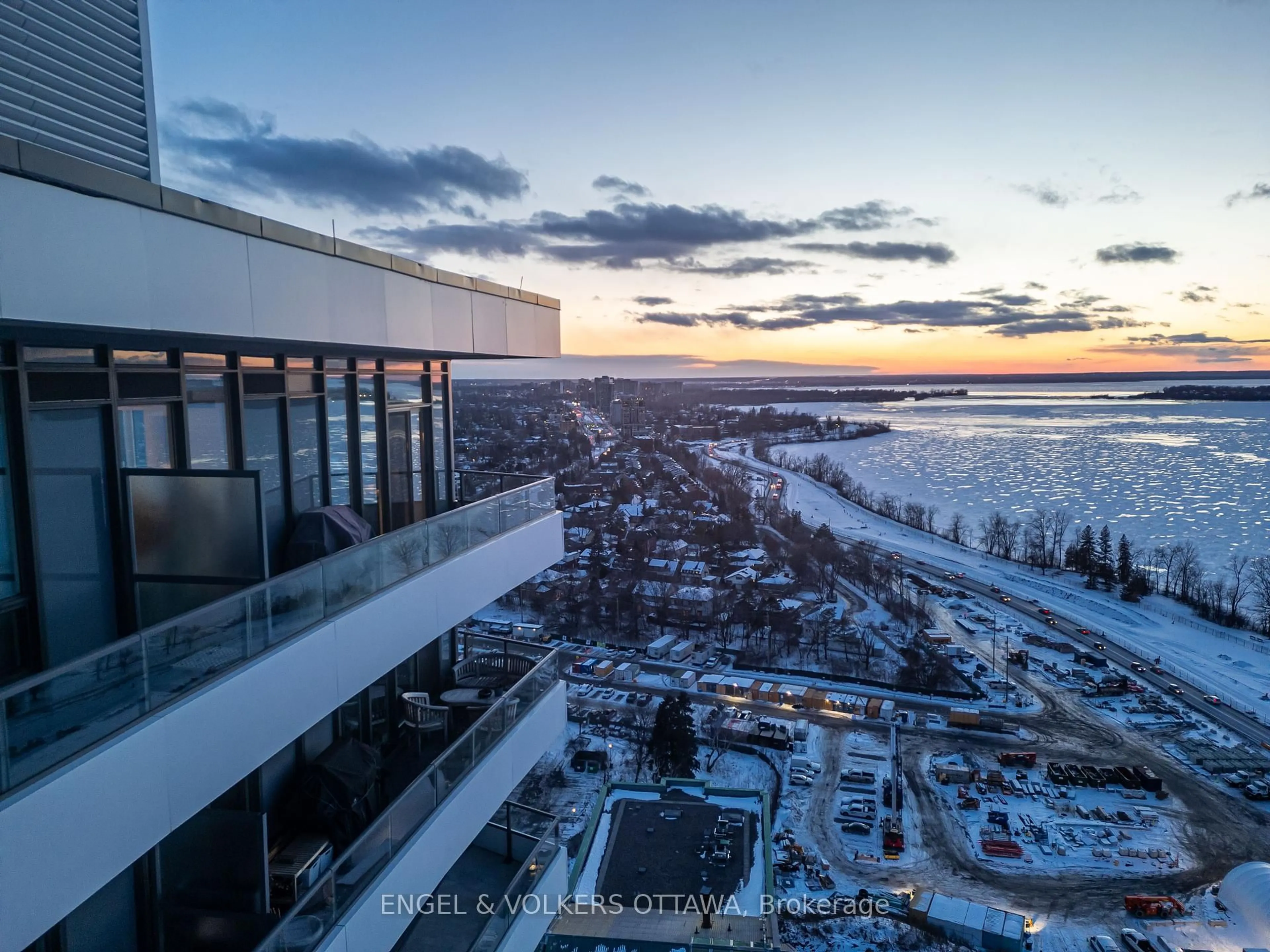 A pic from outside/outdoor area/front of a property/back of a property/a pic from drone, city buildings view from balcony for 485 Richmond Rd #2502, Ottawa Ontario K2A 3W9