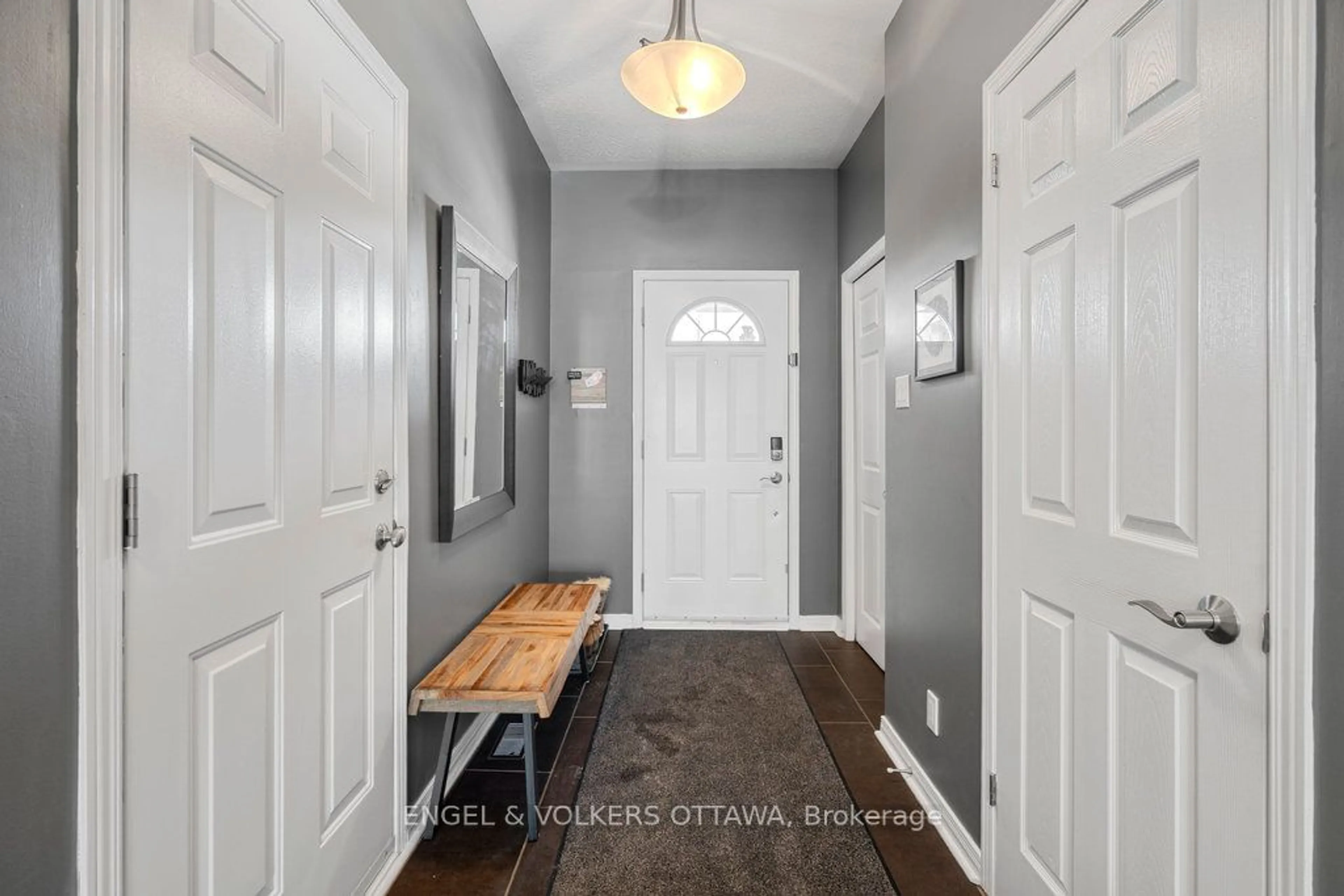 Indoor entryway for 64 Folison St, Hunt Club - South Keys and Area Ontario K1T 3X7