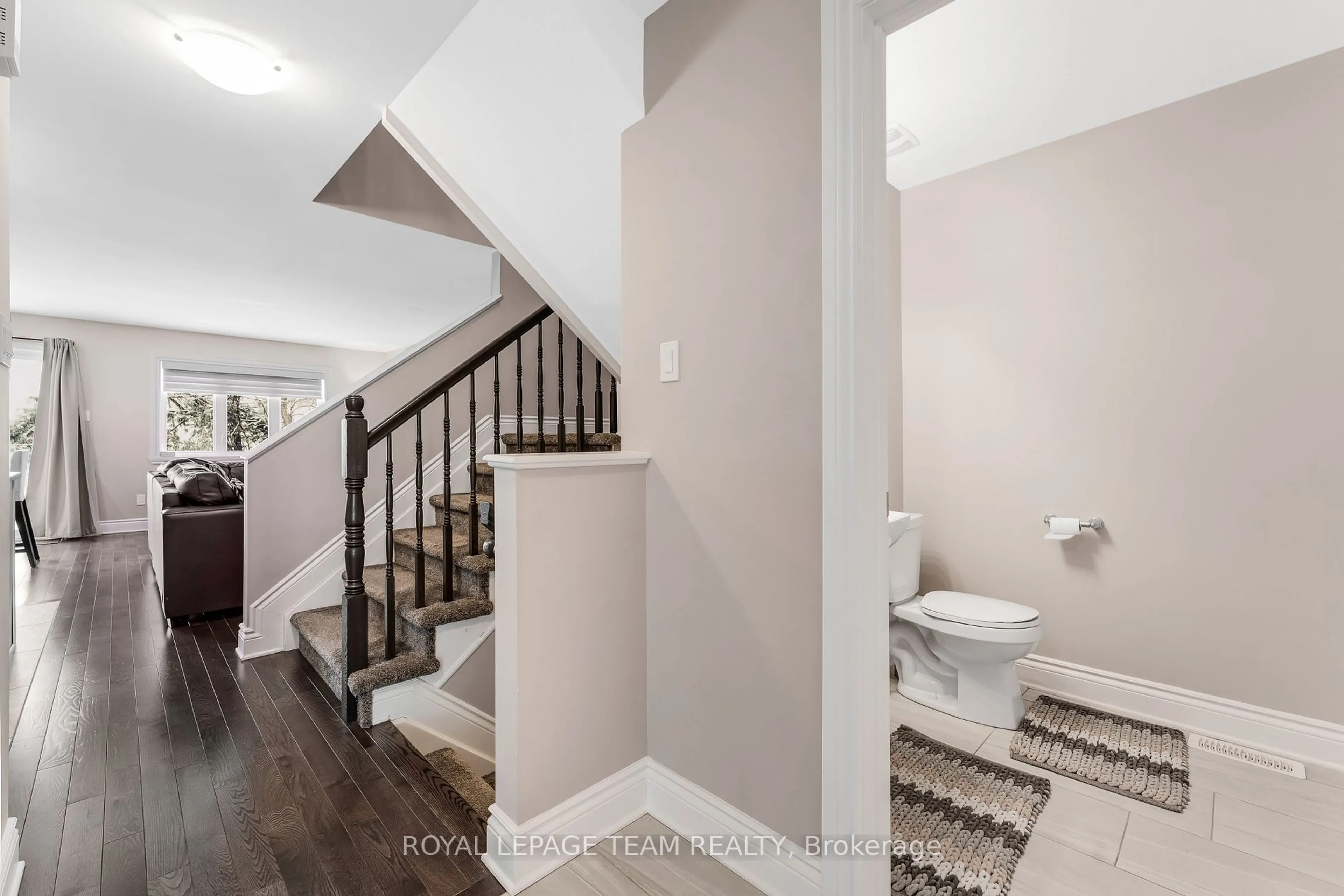 Stairs for 225 Dion Ave, Clarence-Rockland Ontario K4K 0M3