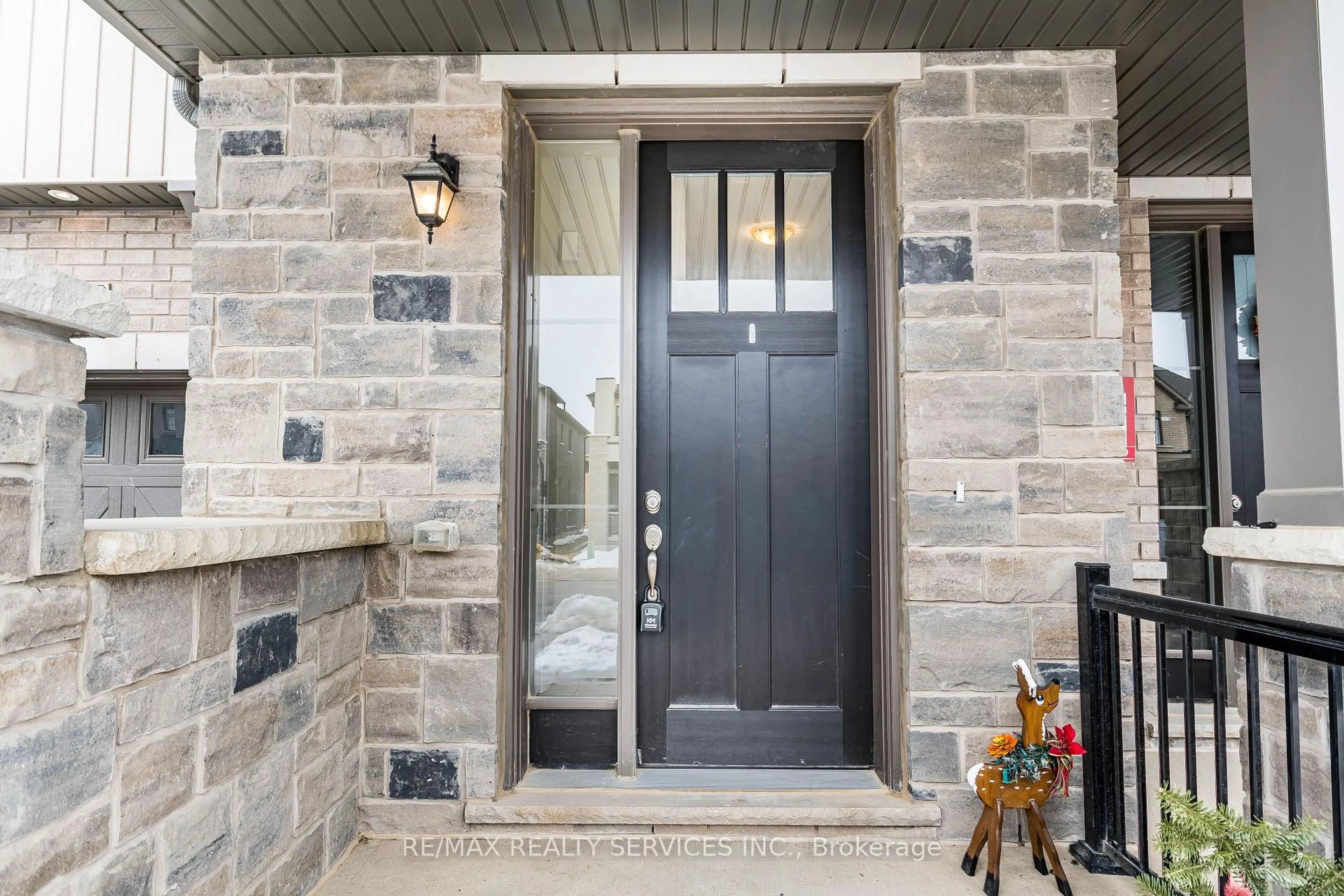 Indoor entryway for 71 Granka St, Brantford Ontario N3T 0X5