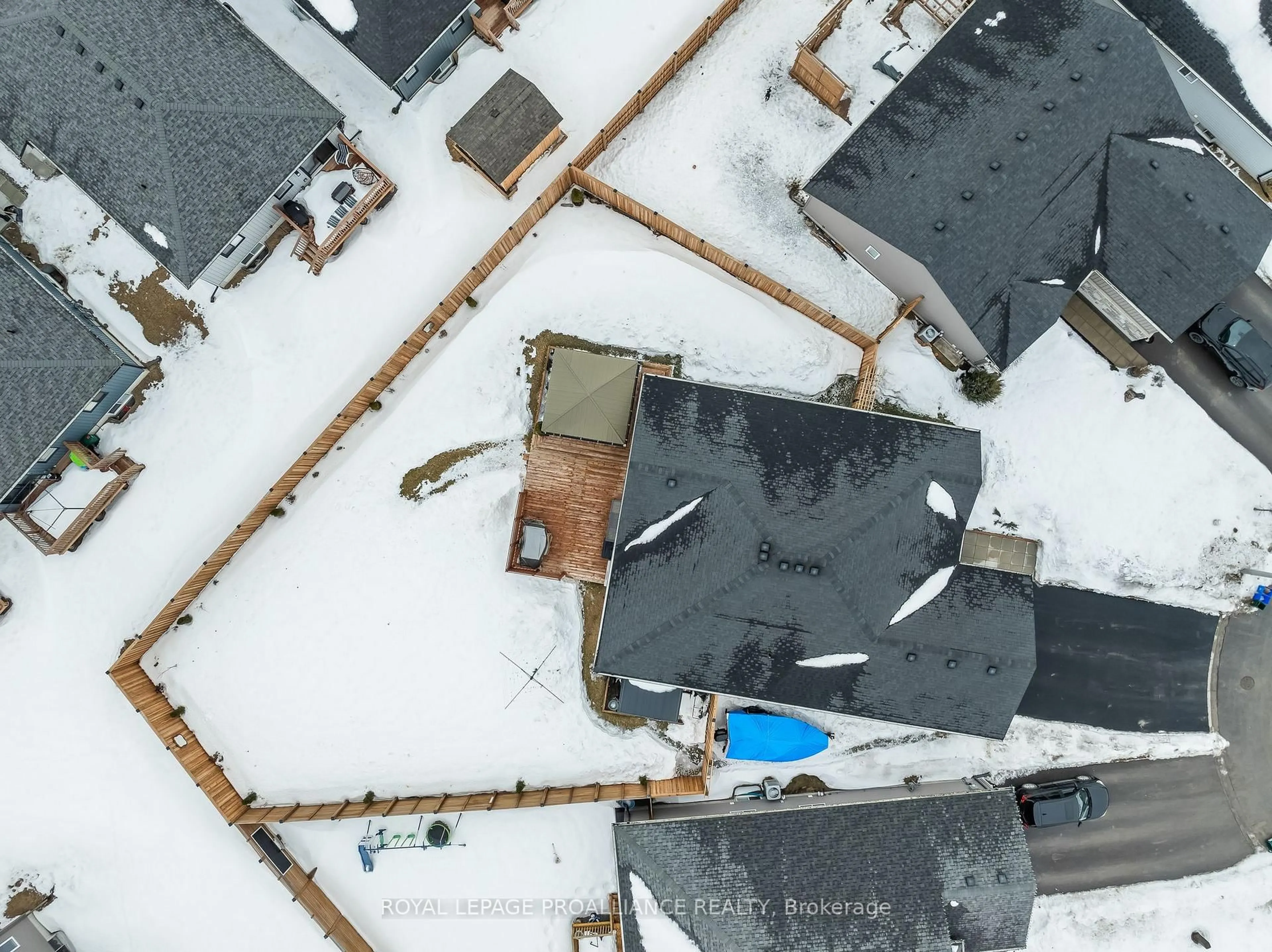 A pic from outside/outdoor area/front of a property/back of a property/a pic from drone, street for 74 Deacon Pl, Belleville Ontario K8P 5G4