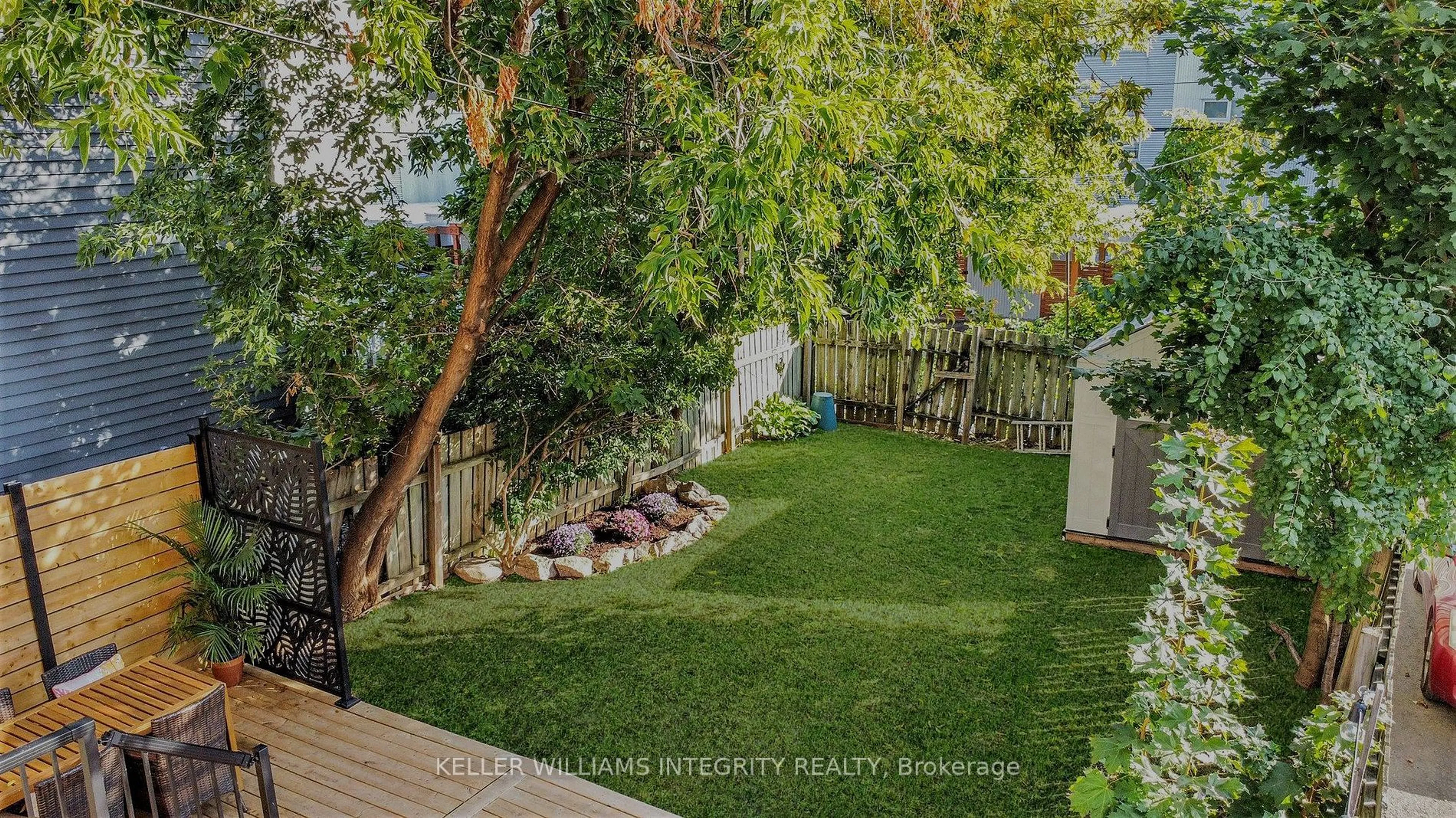 Patio, street for 111 Carruthers Ave, West Centre Town Ontario K1Y 1N4