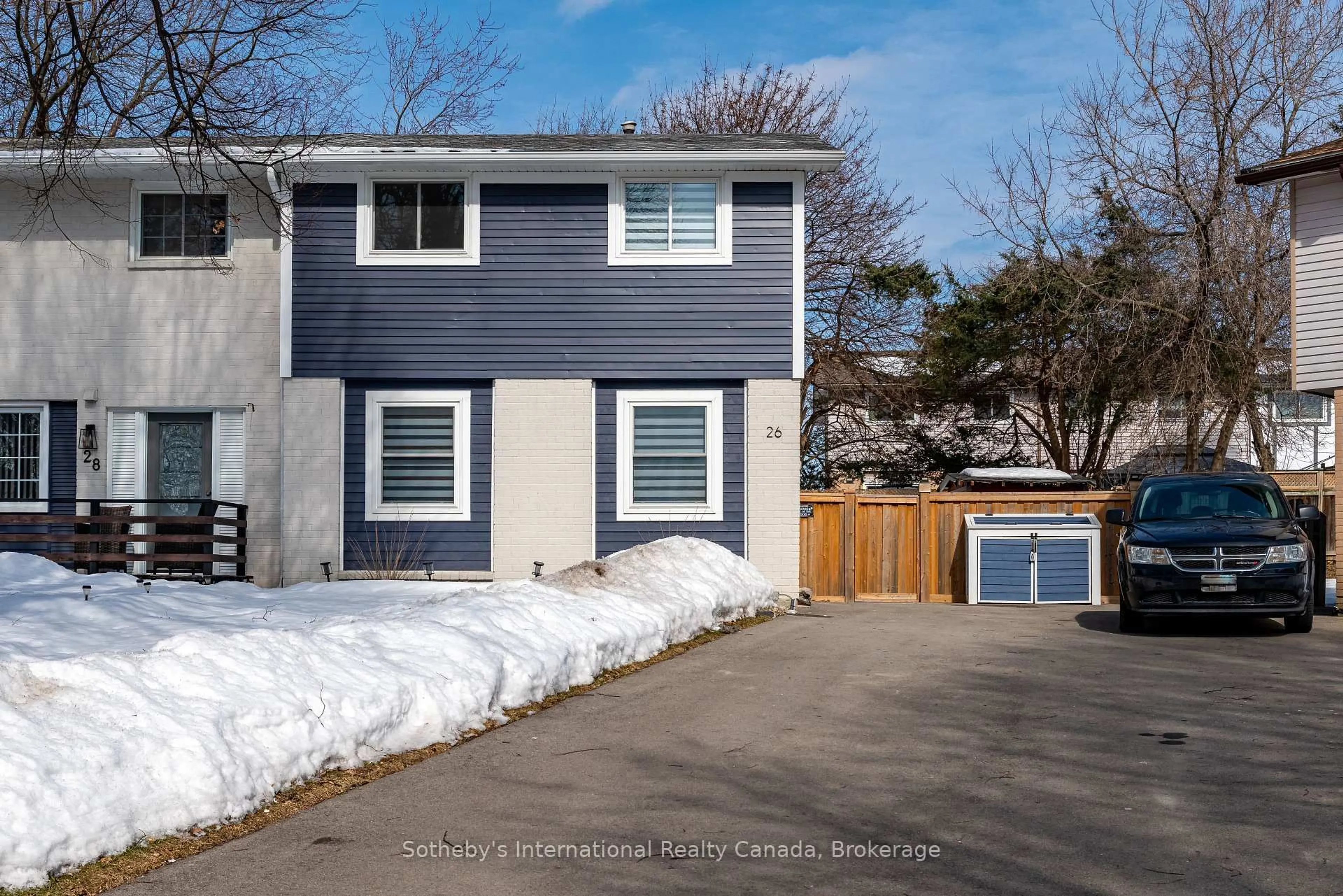 Home with vinyl exterior material, street for 26 Glen Eden Crt, Hamilton Ontario L9C 6H6