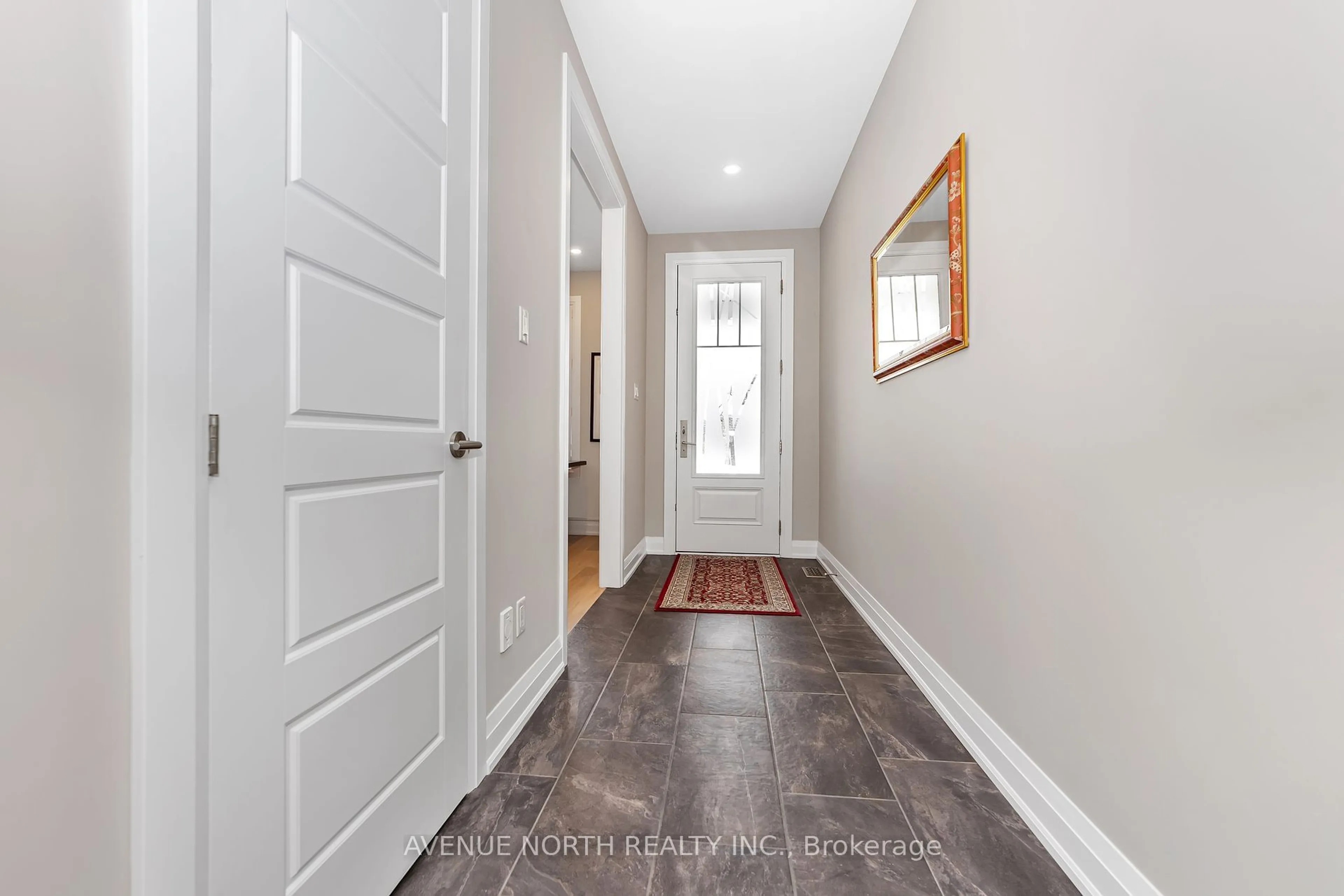 Indoor entryway for 742 Coast Circ, Manotick - Kars - Rideau Twp and Area Ontario K4M 0N5