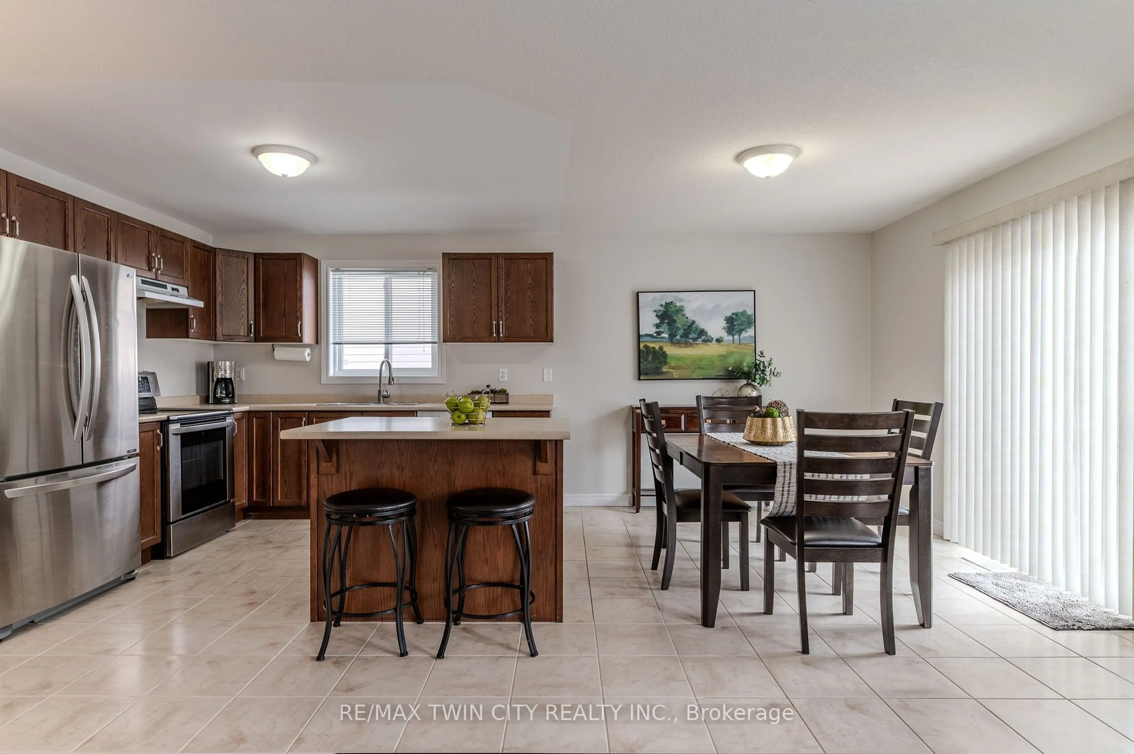 Open concept kitchen, unknown for 183 Mcguiness Dr, Brantford Ontario N3R 7K8