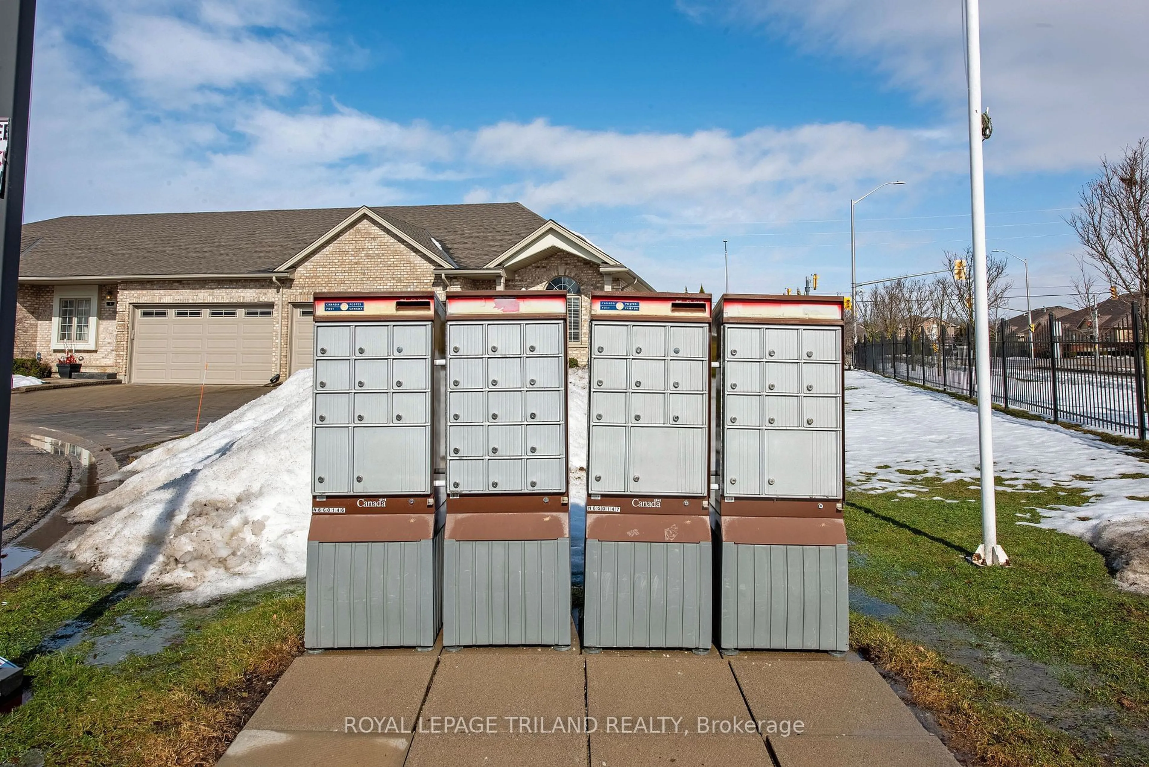 Storage room or clothes room or walk-in closet for 1571 CORONATION Dr #9, London North Ontario N6G 5N9