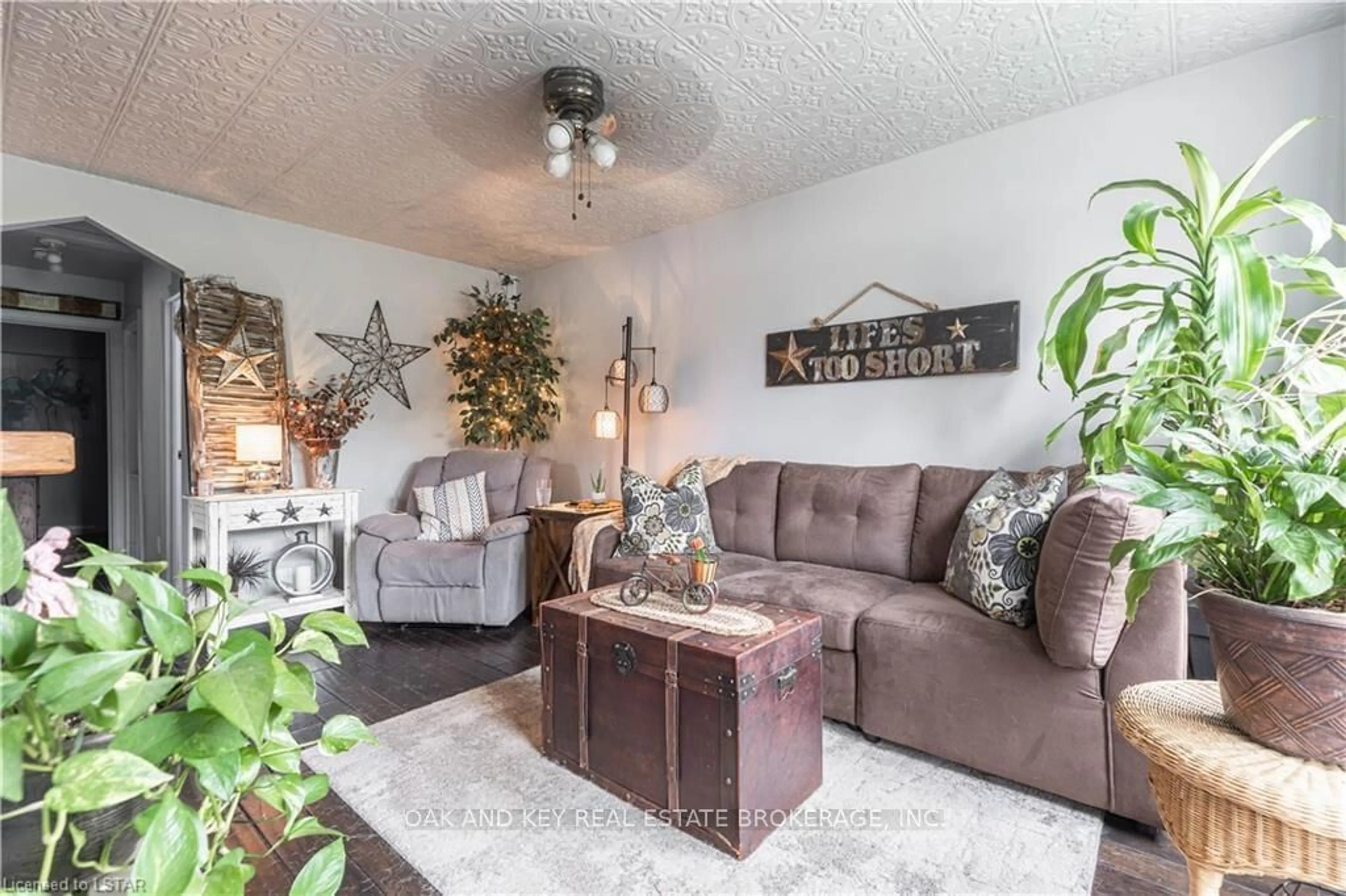 Living room with furniture, unknown for 487 Burbrook Pl, London Ontario N5W 4B5