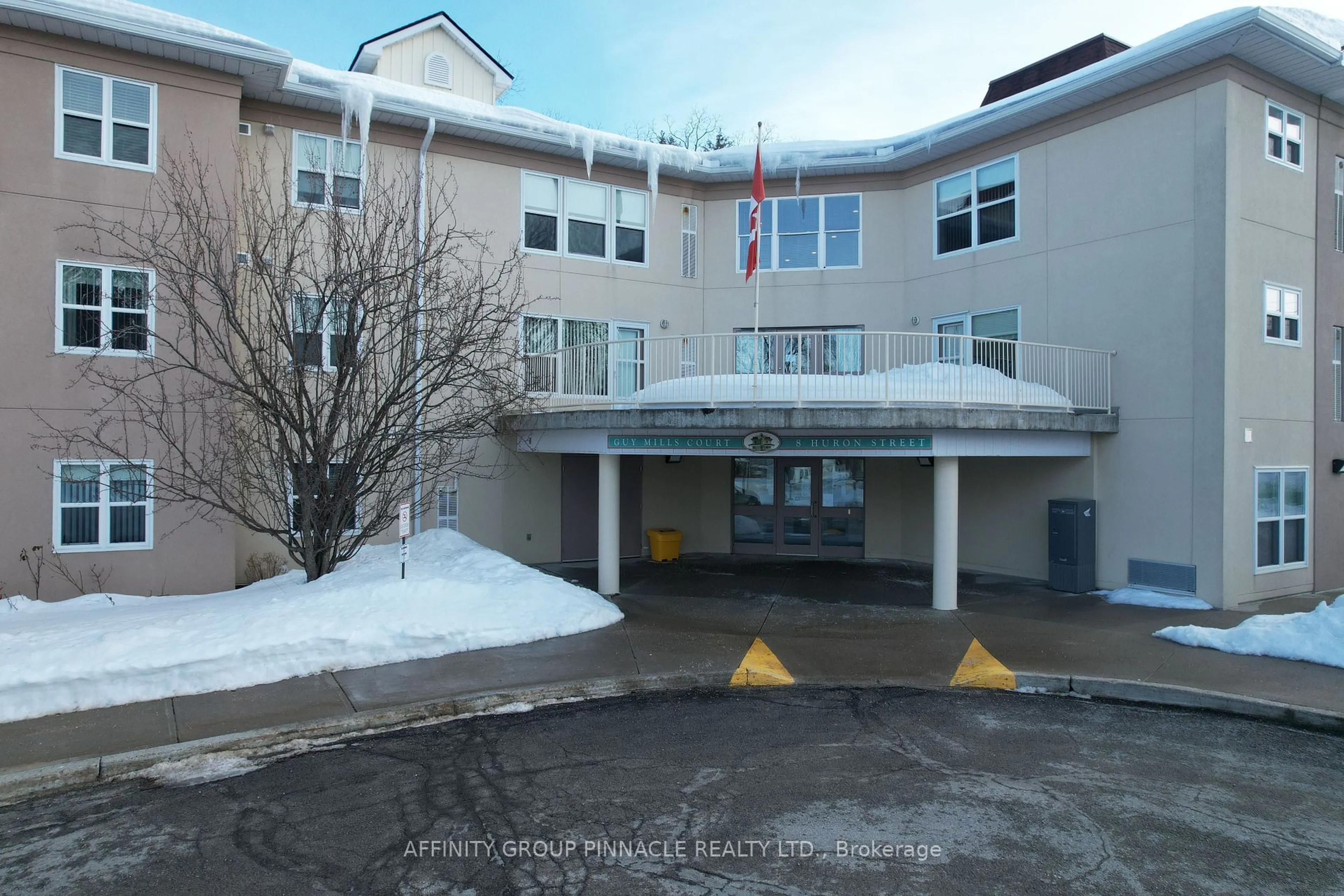 Indoor foyer for 8 Huron St #211, Kawartha Lakes Ontario K9V 6K8