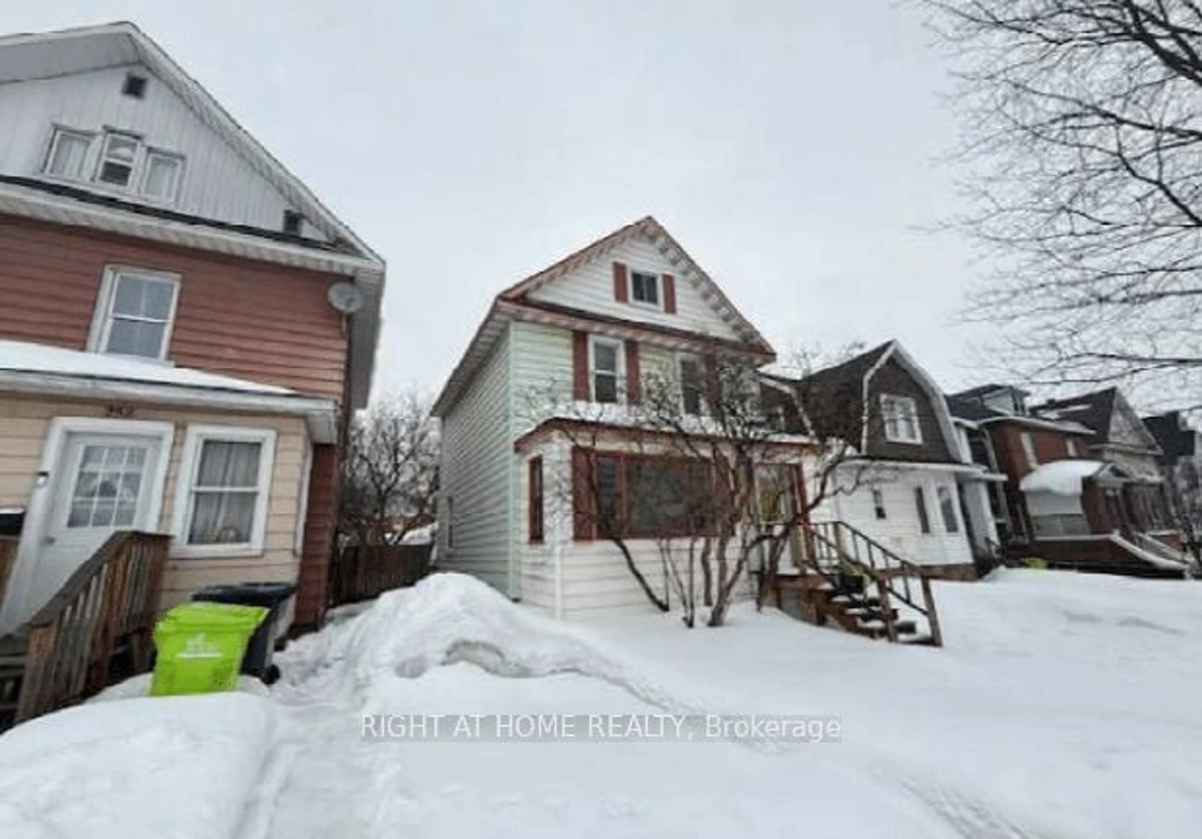 Unknown for 254 Albert St, Sault Ste Marie Ontario P6A 1B6