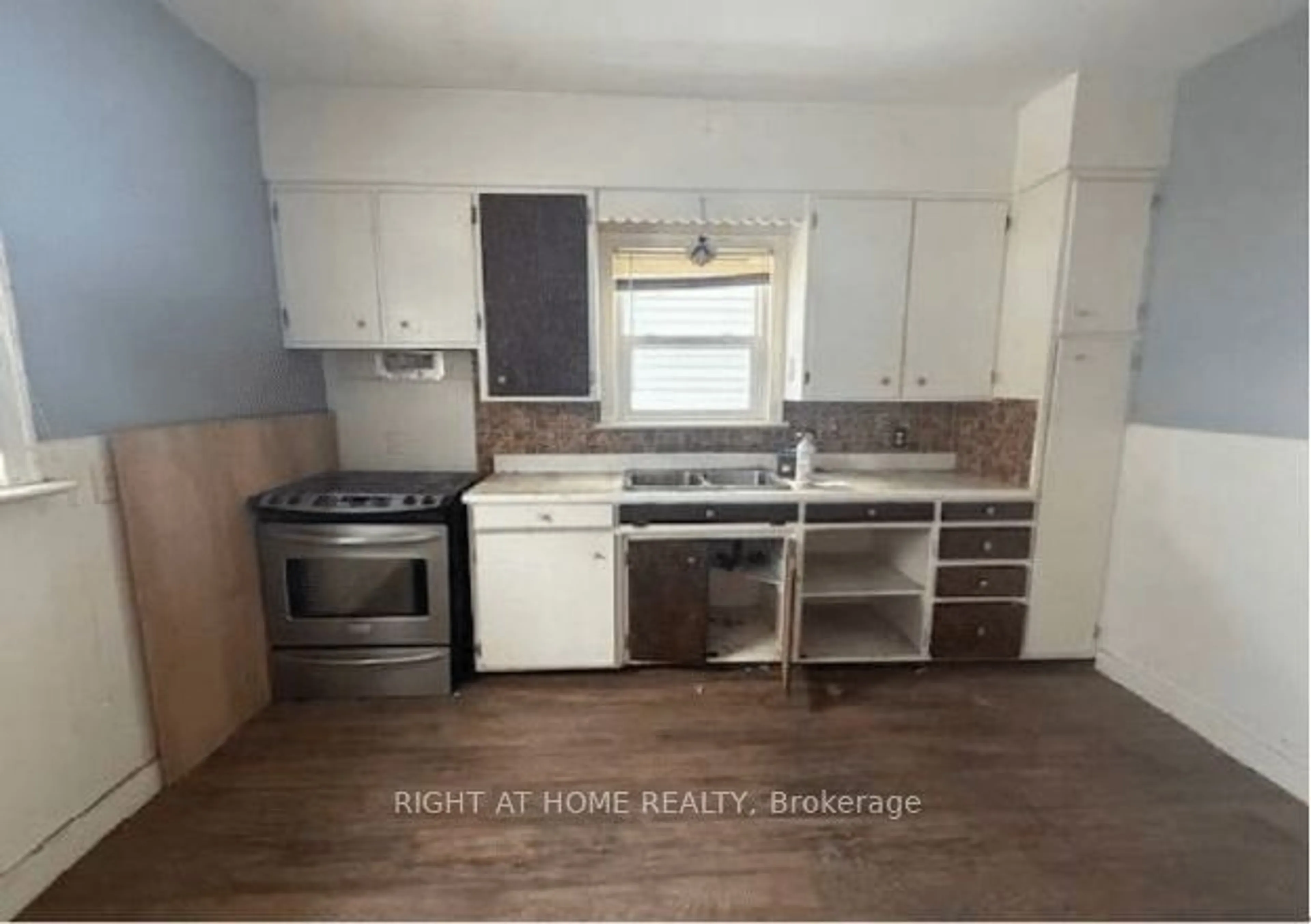 Standard kitchen, unknown for 254 Albert St, Sault Ste Marie Ontario P6A 1B6