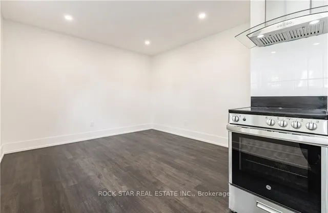 Additional property image - 694 Upper Ottawa St